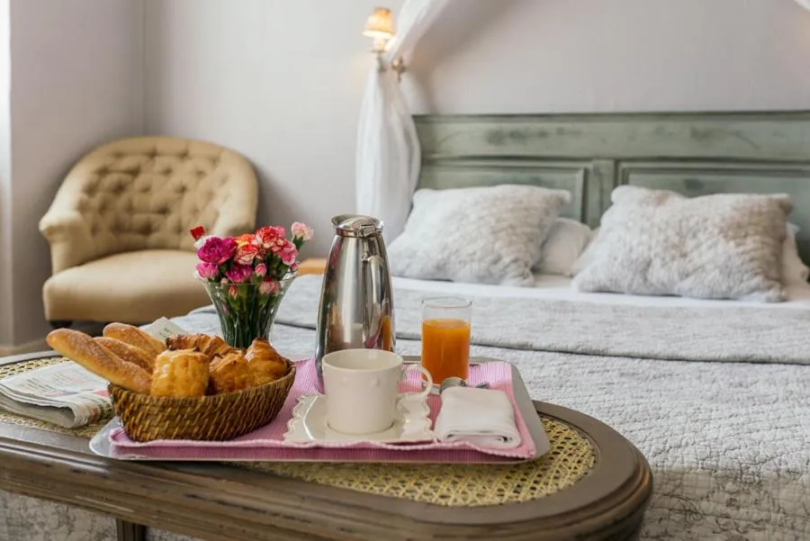 Breakfast, Bed in Hôtel du Parc