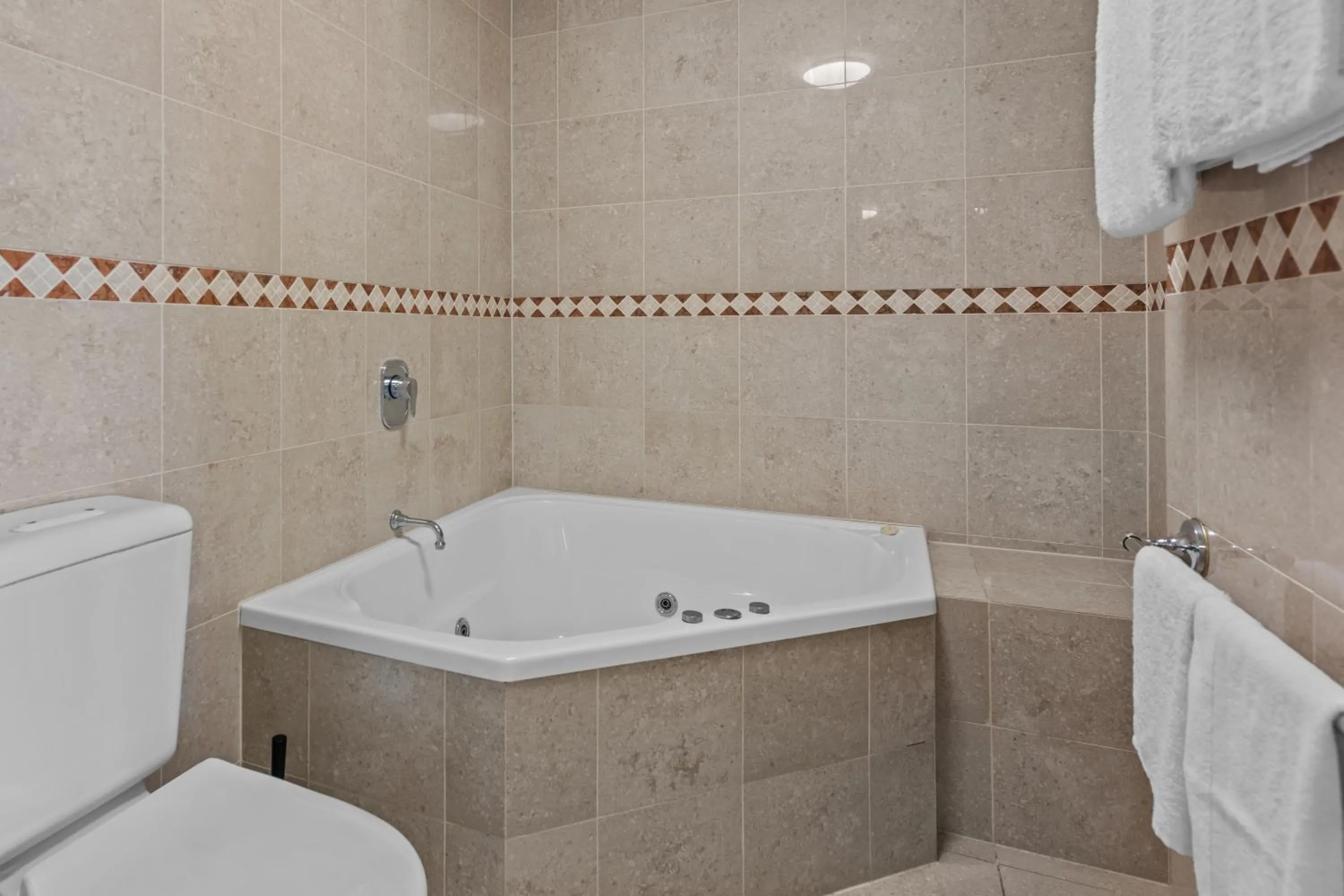 Bath in The Oasis Apartments