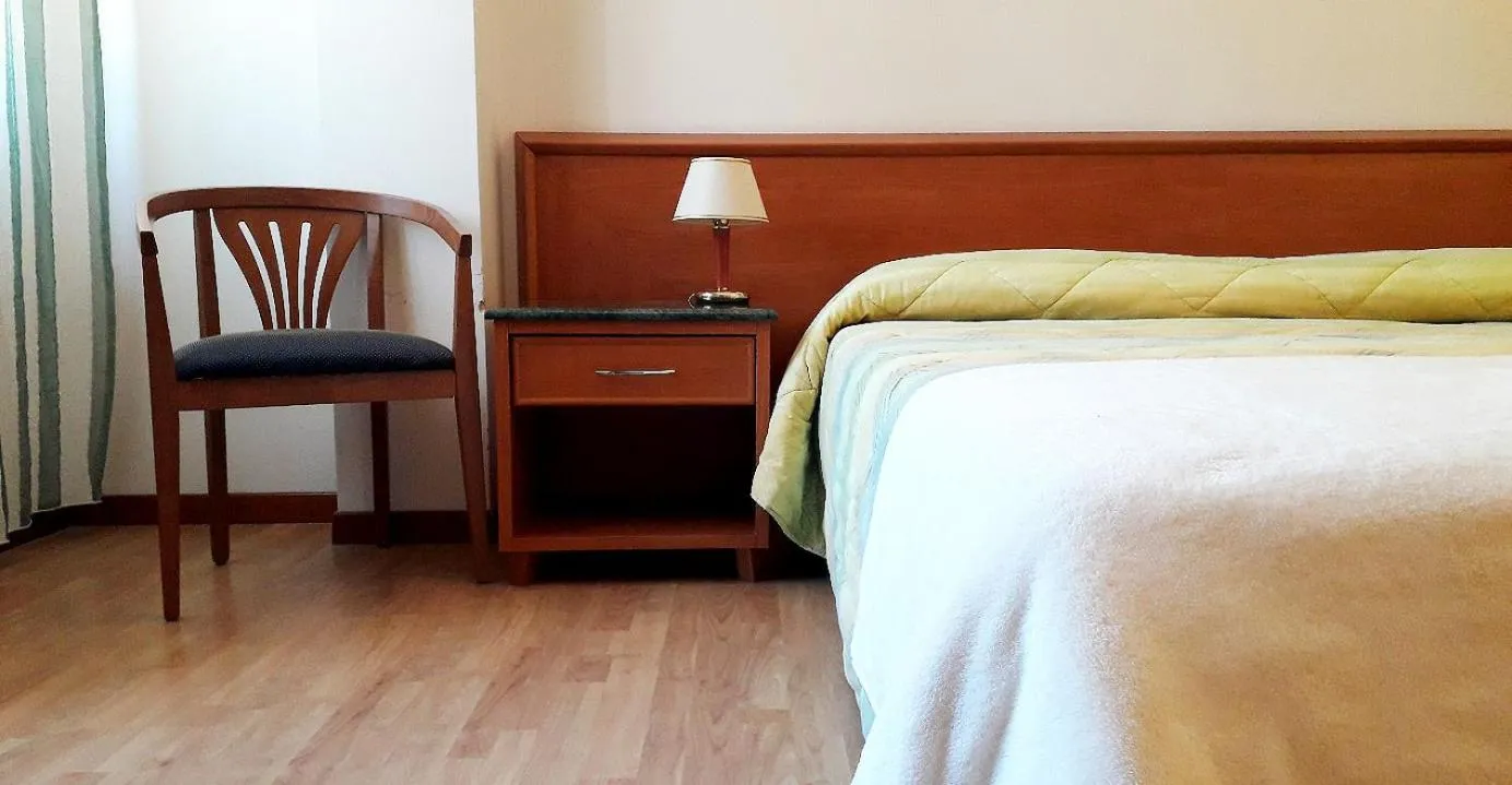 Bed in Hotel Ristorante Da Roverino