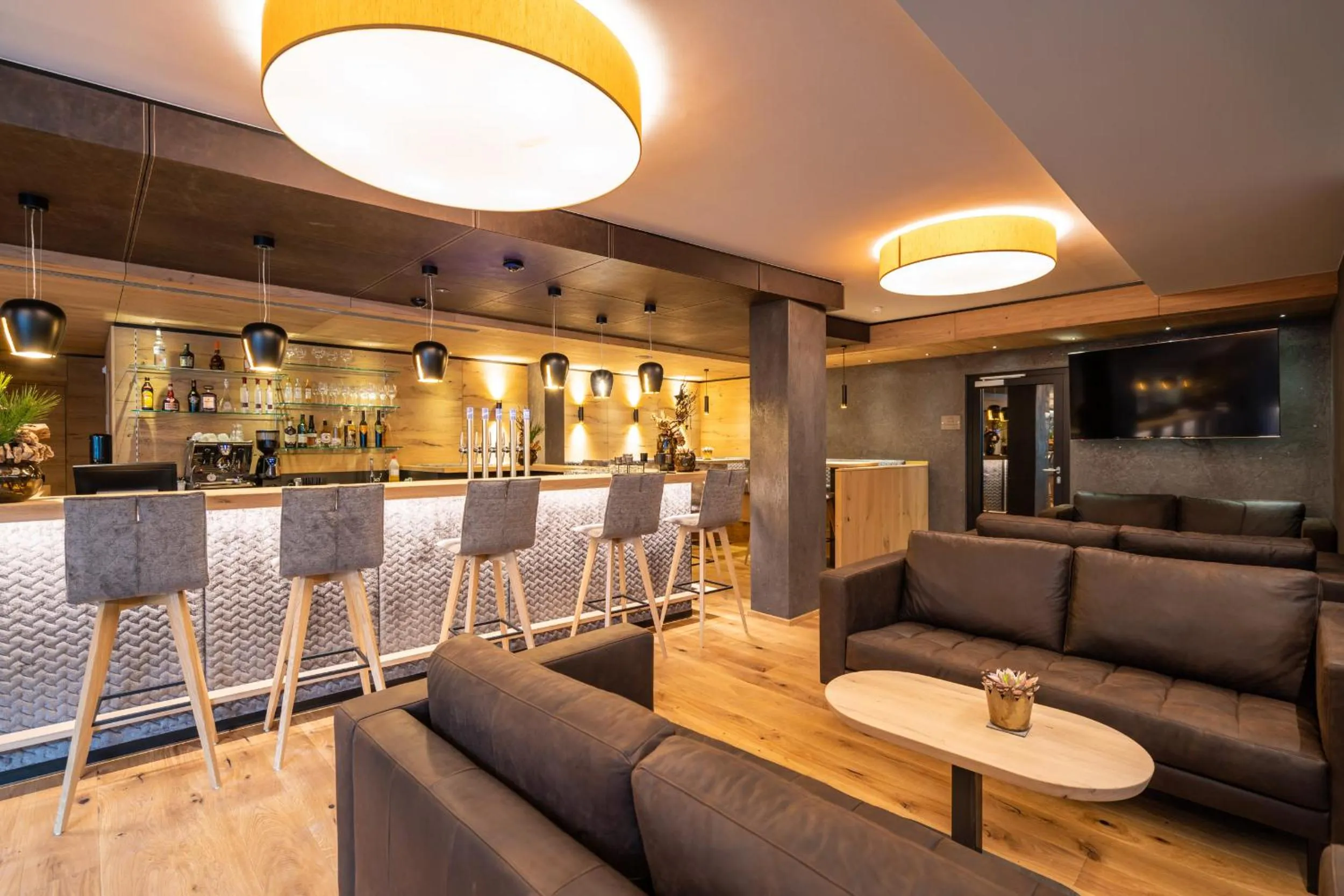 Communal lounge/ TV room in Suites Nauders by mein Almhof Superior