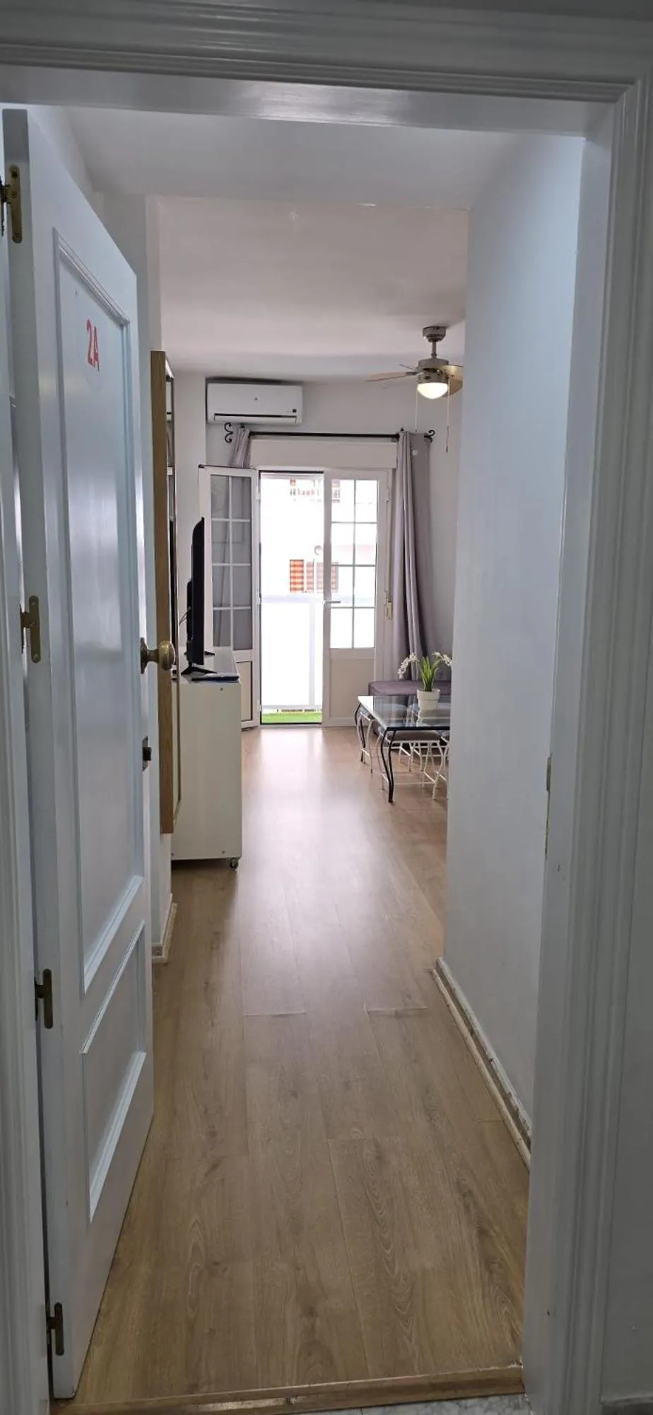 Photo of the whole room in Candisol Cozy Inns