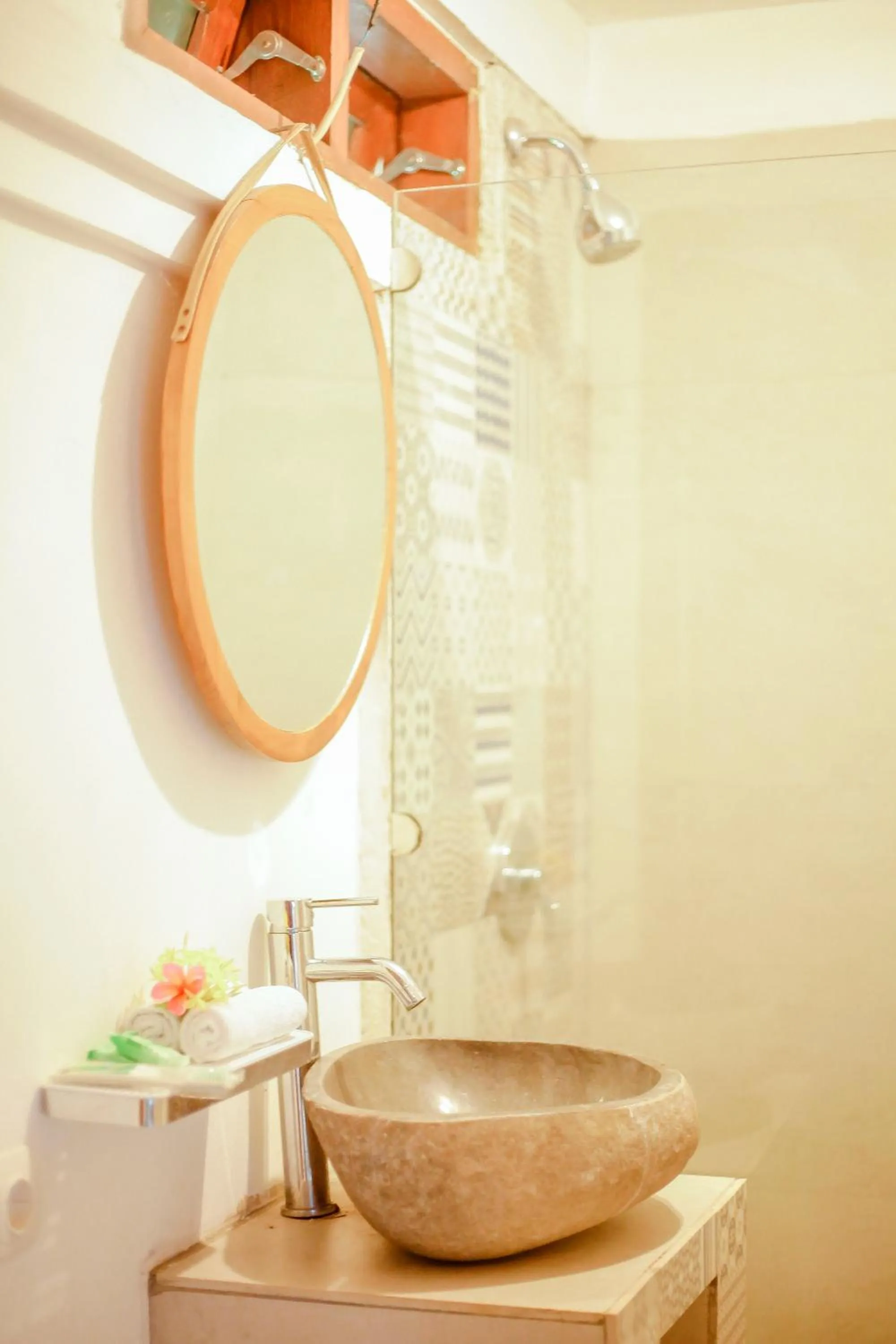 Shower in Marygio Gili Resort