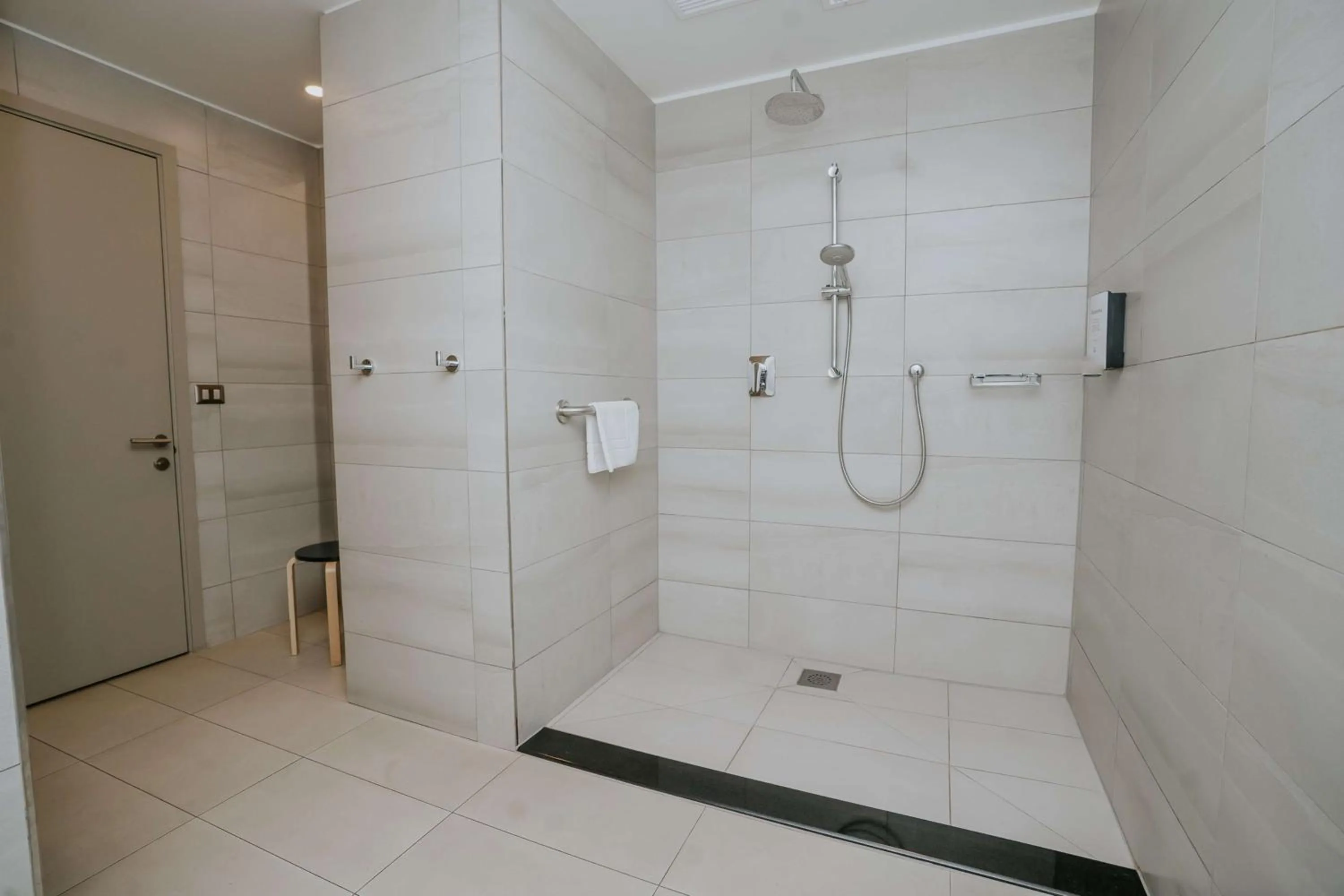 Bathroom in Best Western Ferrat