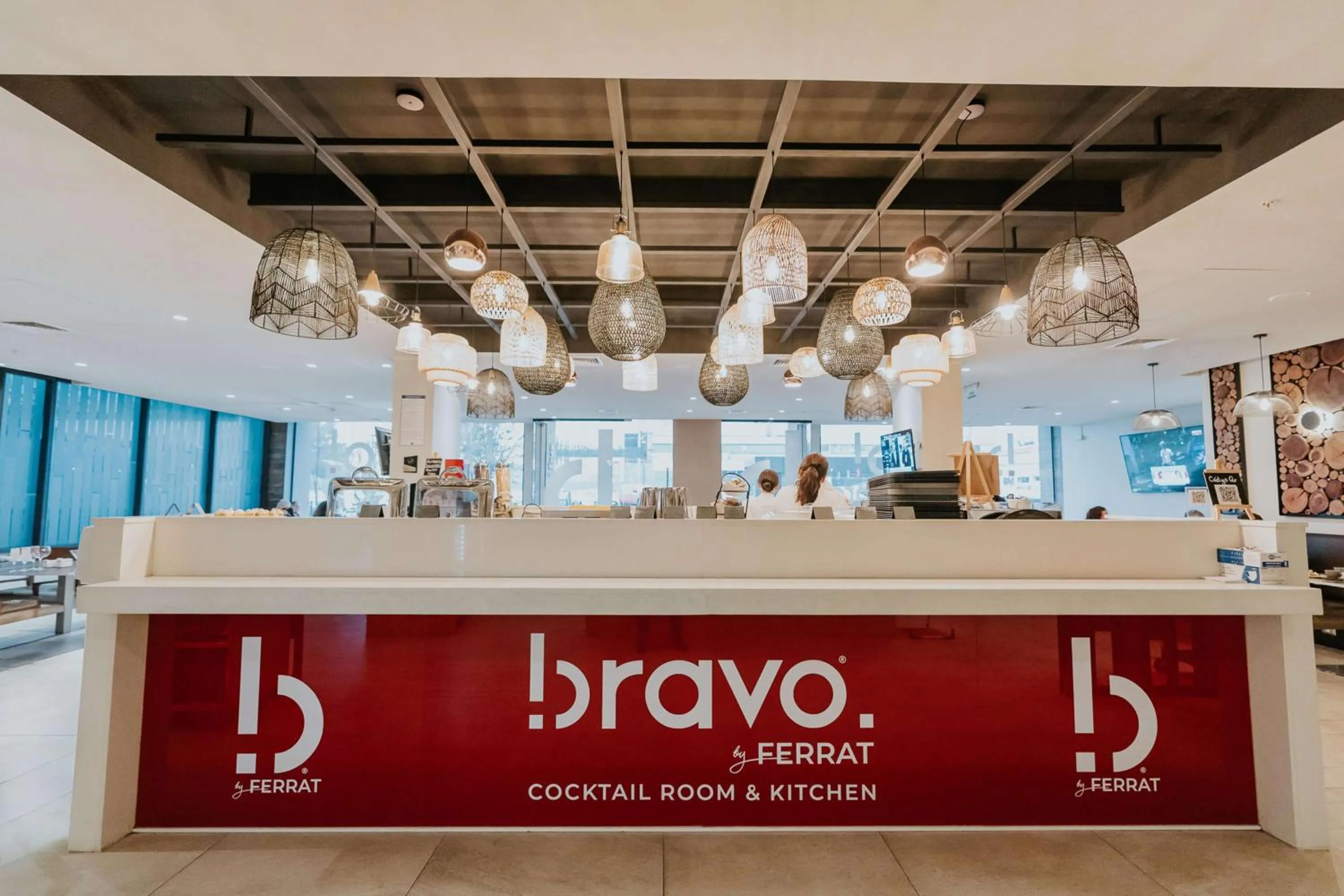 Restaurant/places to eat in Best Western Ferrat