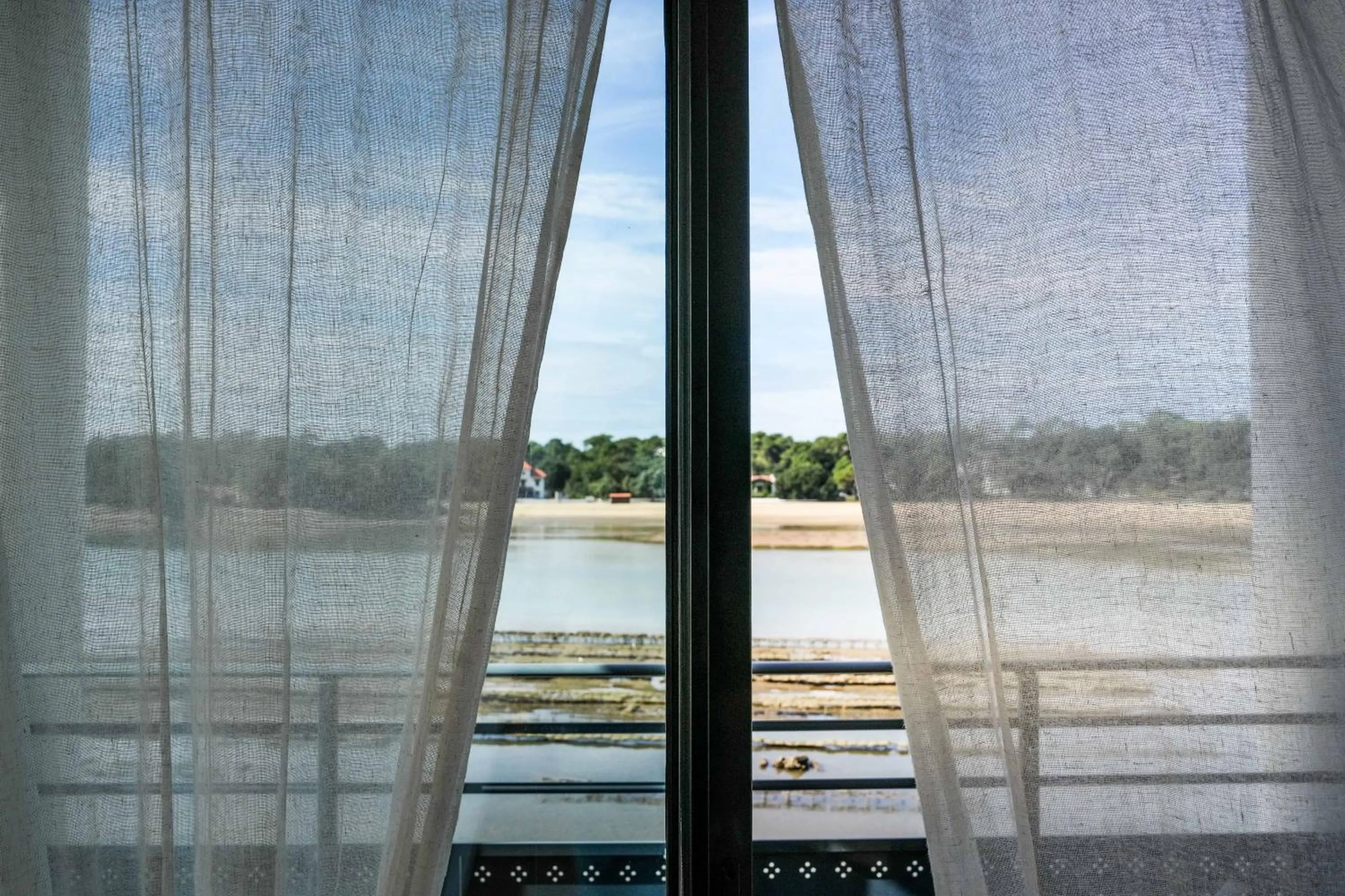 Day in Hotel Le Pavillon Bleu