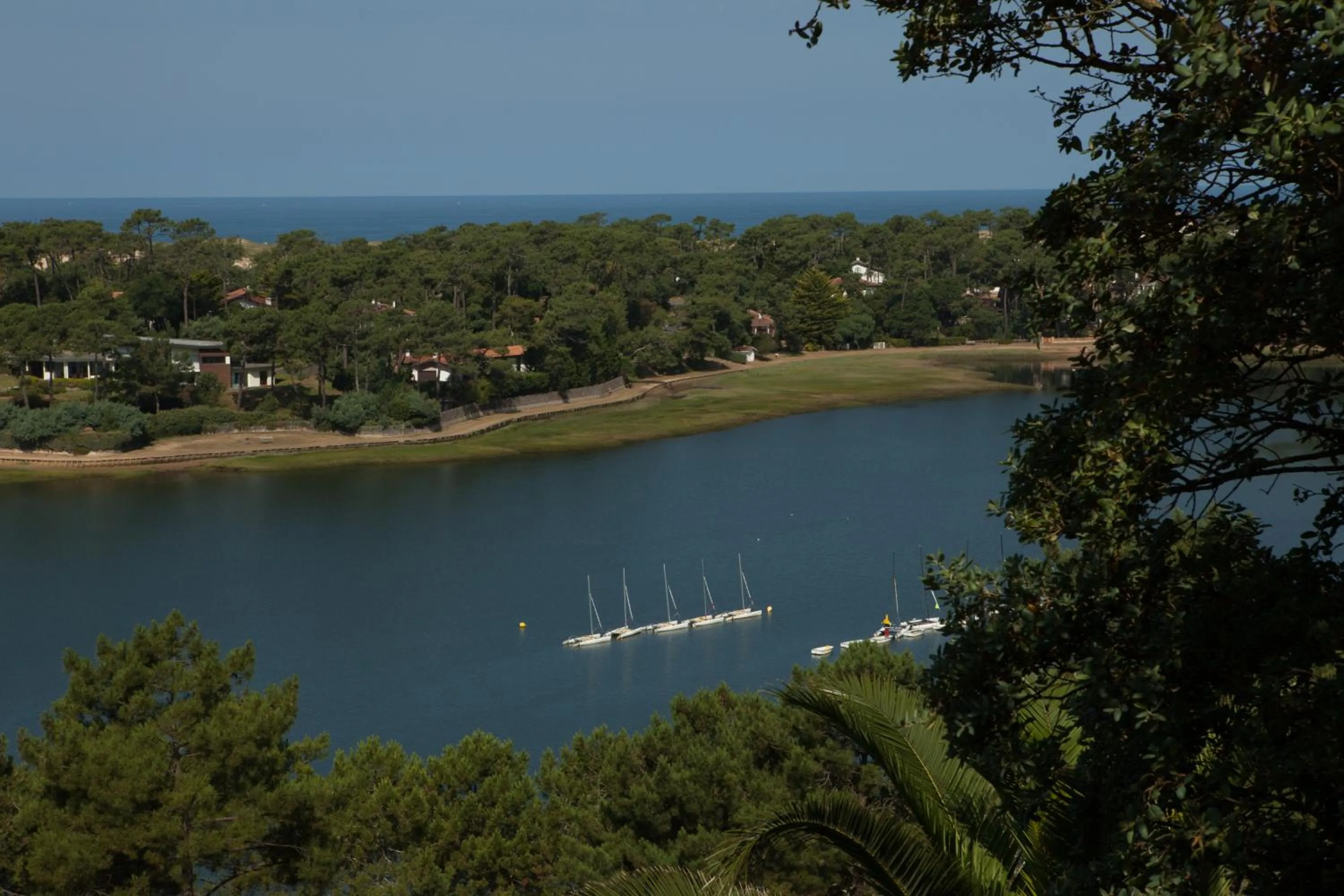 Natural landscape in Hotel Le Pavillon Bleu