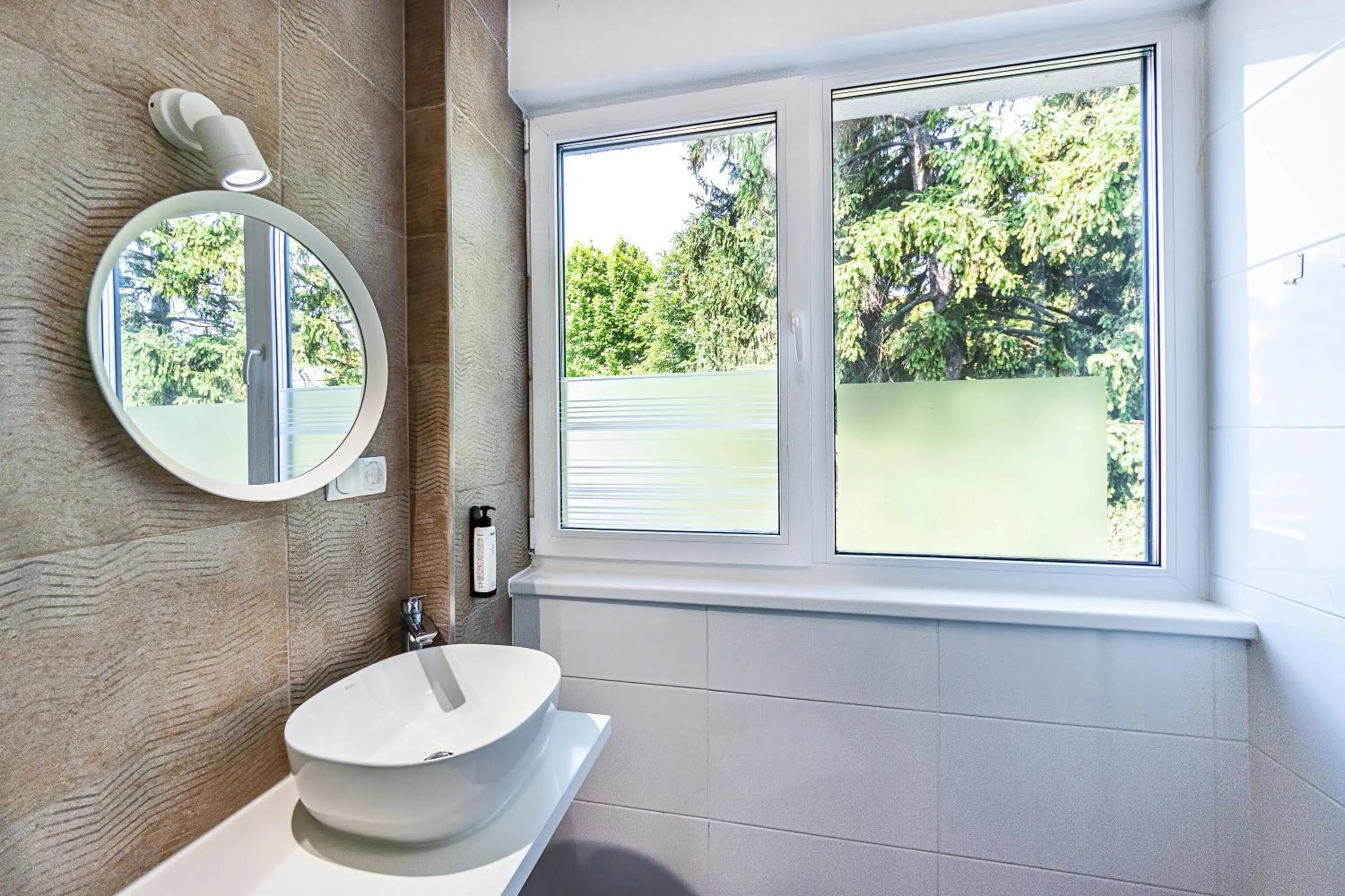 Toilet in PLAGE-ON Panzió