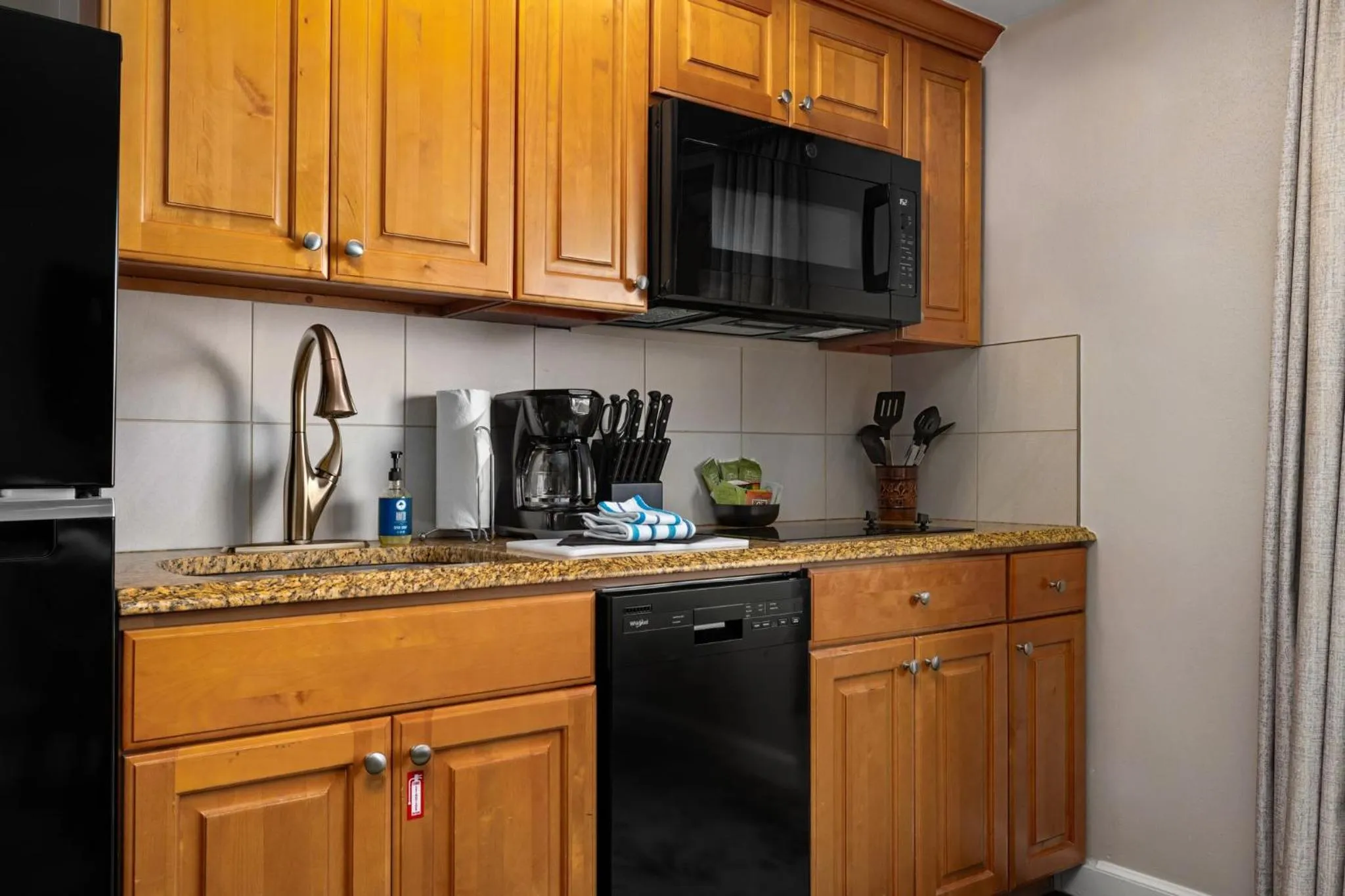 Kitchen or kitchenette in Club Wyndham Avenue Plaza