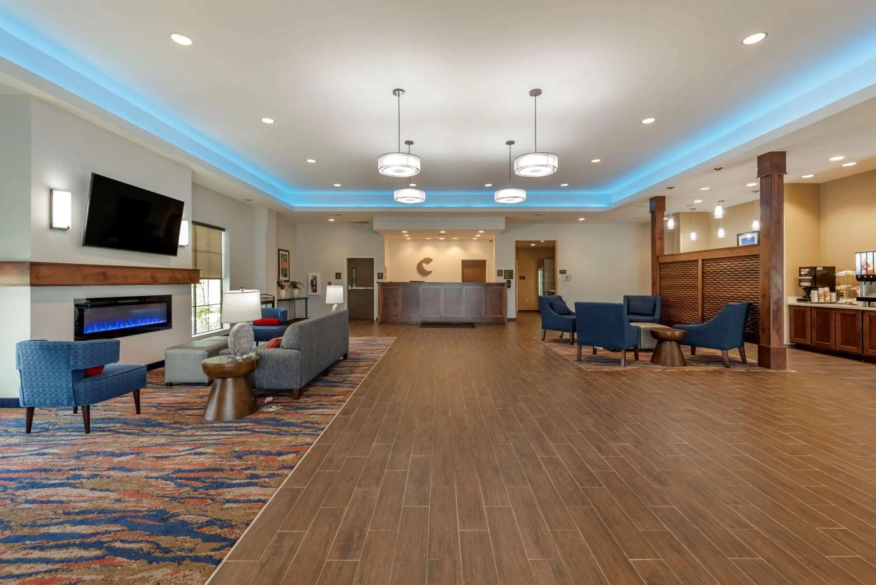 Lobby or reception in Comfort Suites Dry Ridge