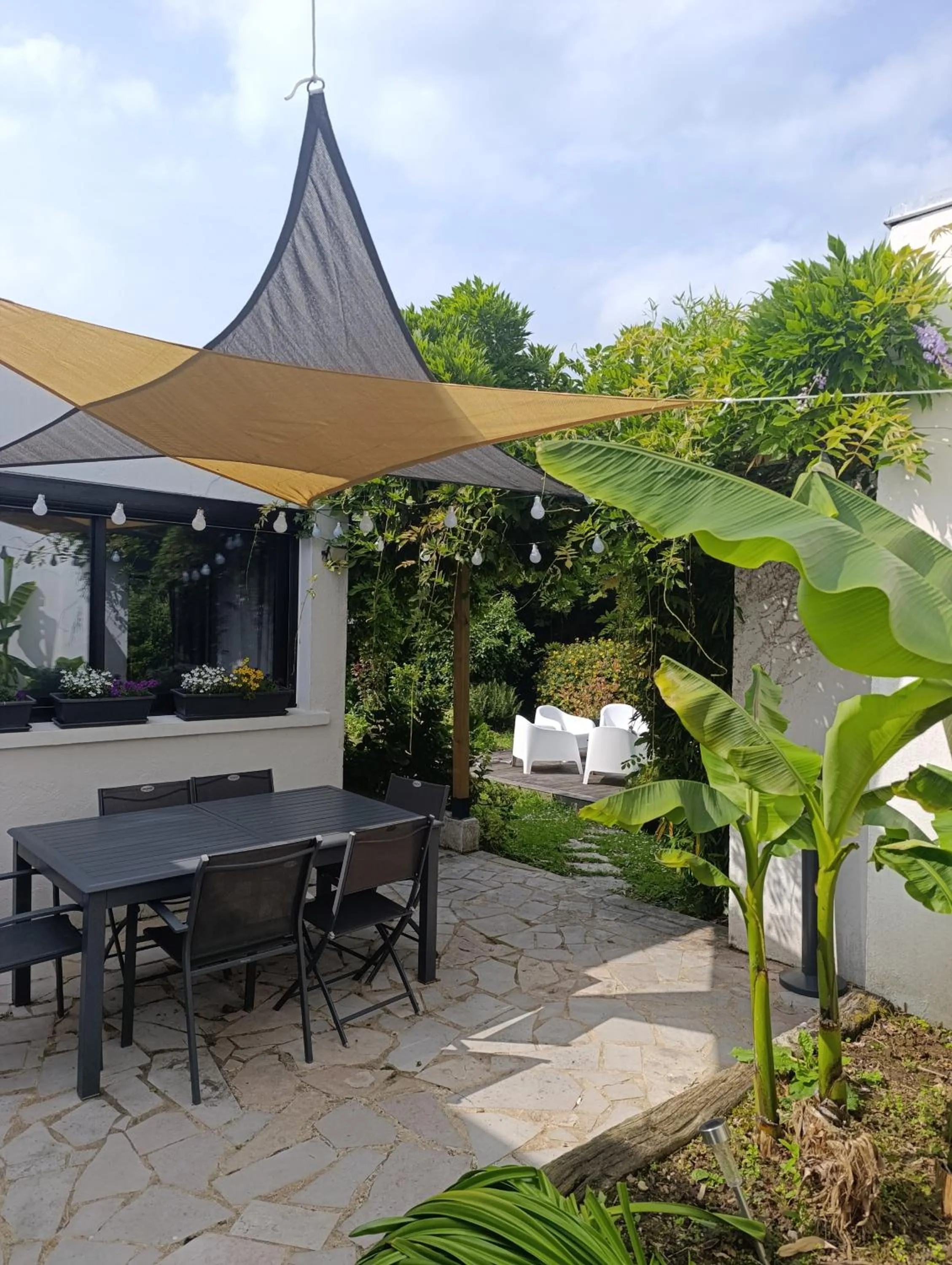 Garden in Chambres d'hôtes La Tribu