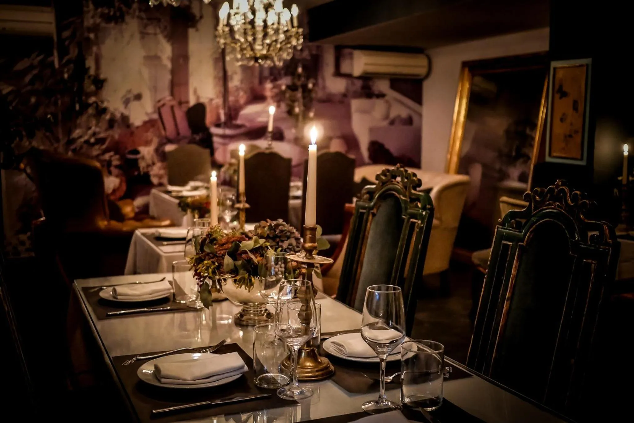 Restaurant/places to eat in Isabella's House