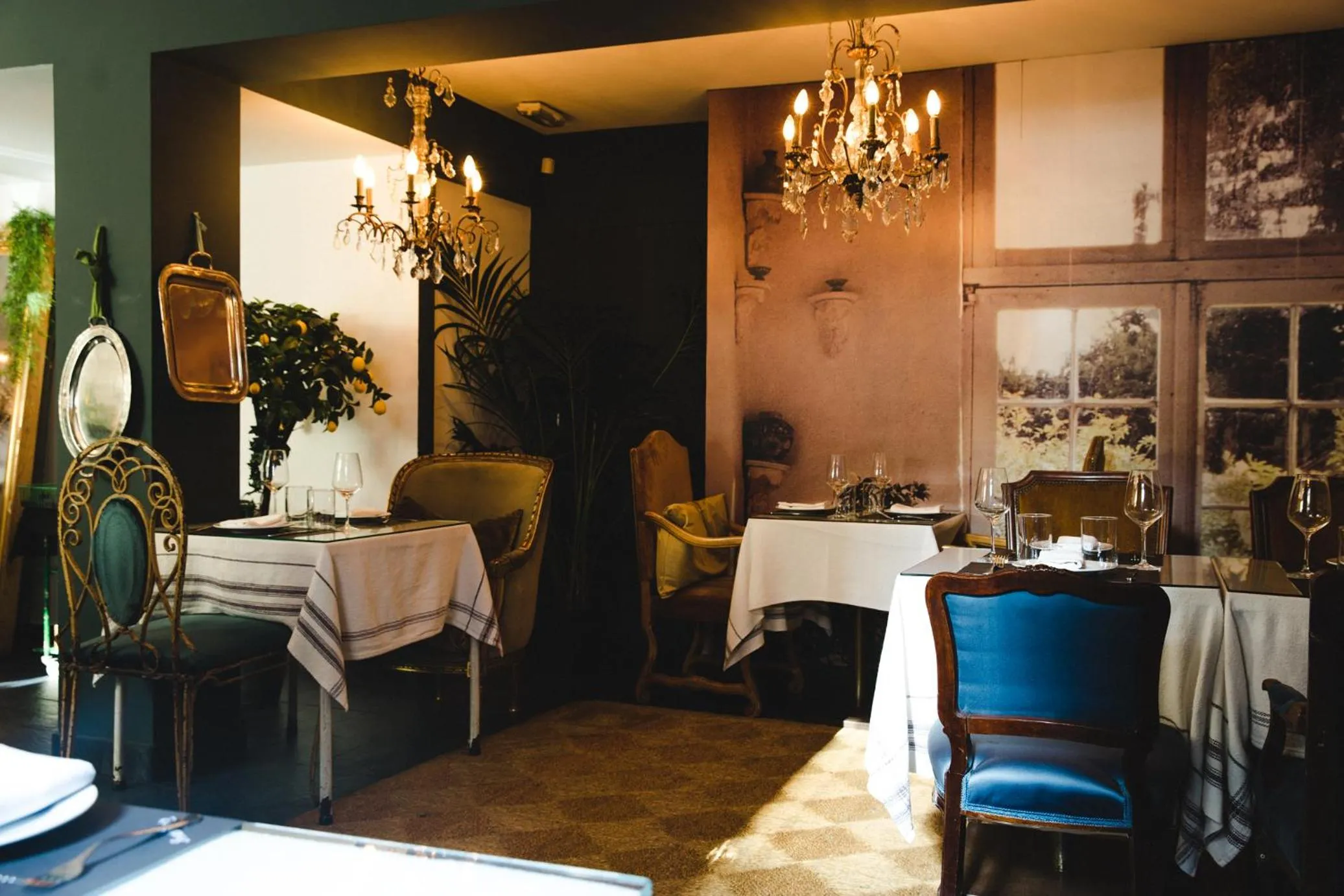 Restaurant/places to eat in Isabella's House