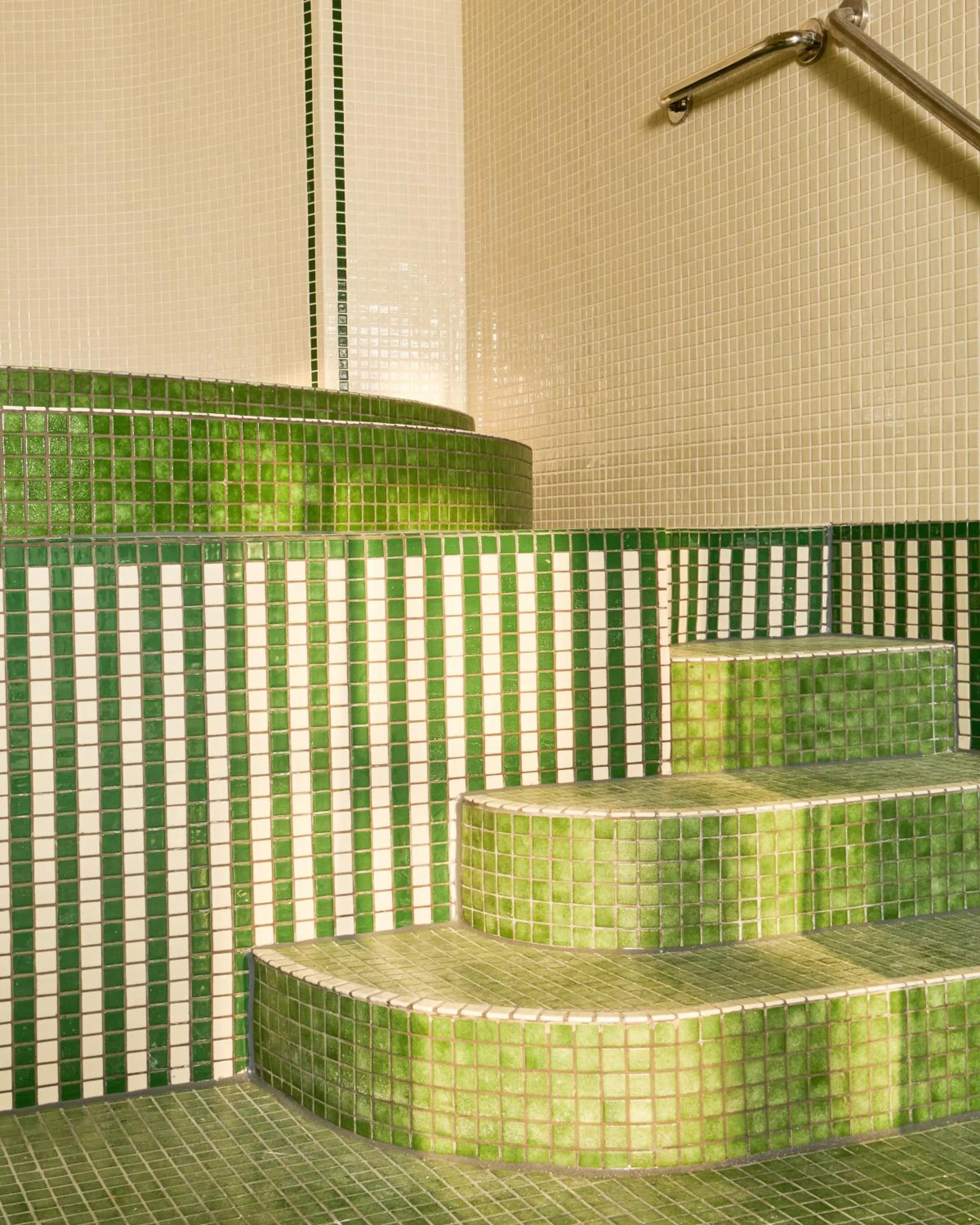 Spa and wellness centre/facilities in Le Château de la Tour