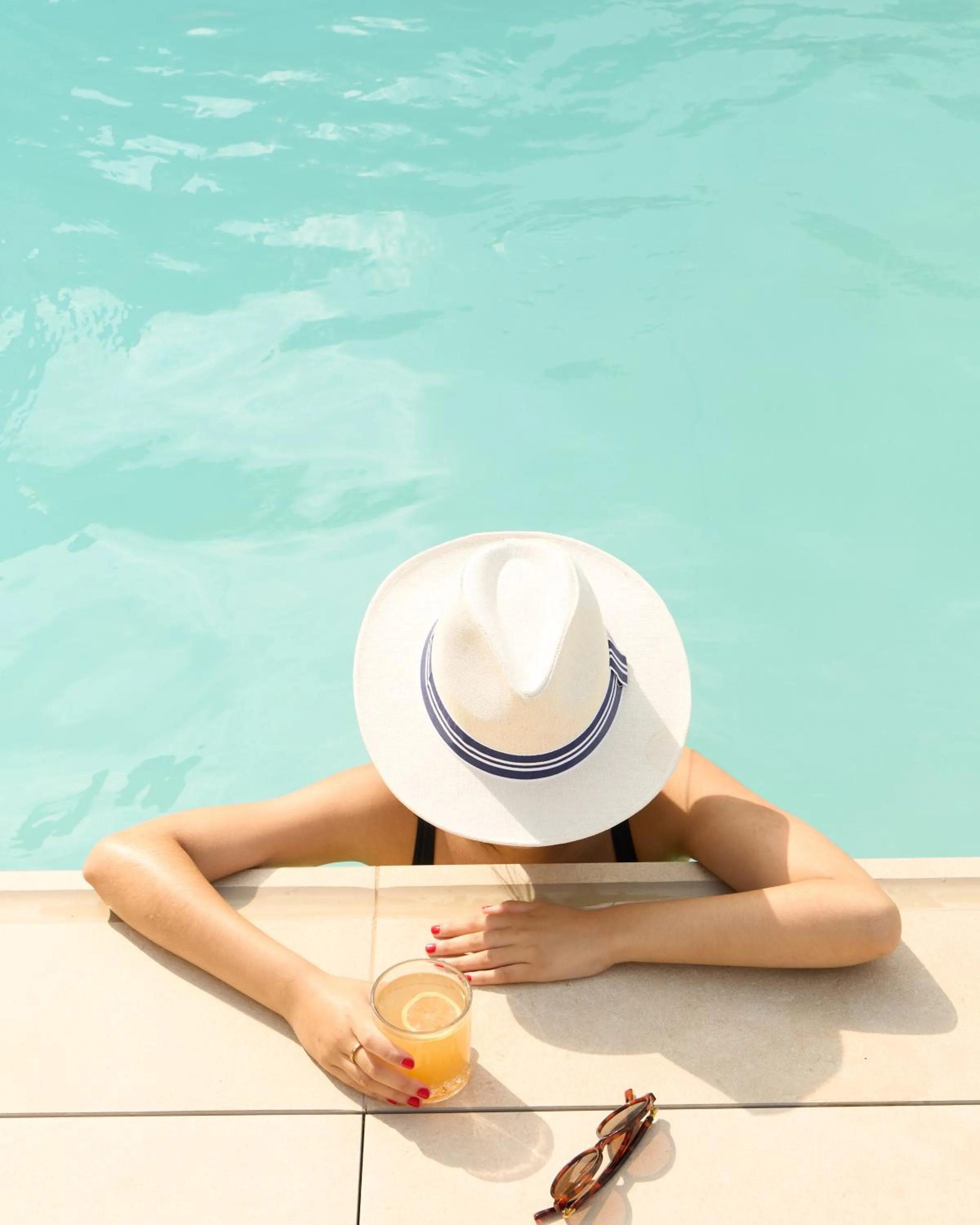 Swimming pool in Le Château de la Tour
