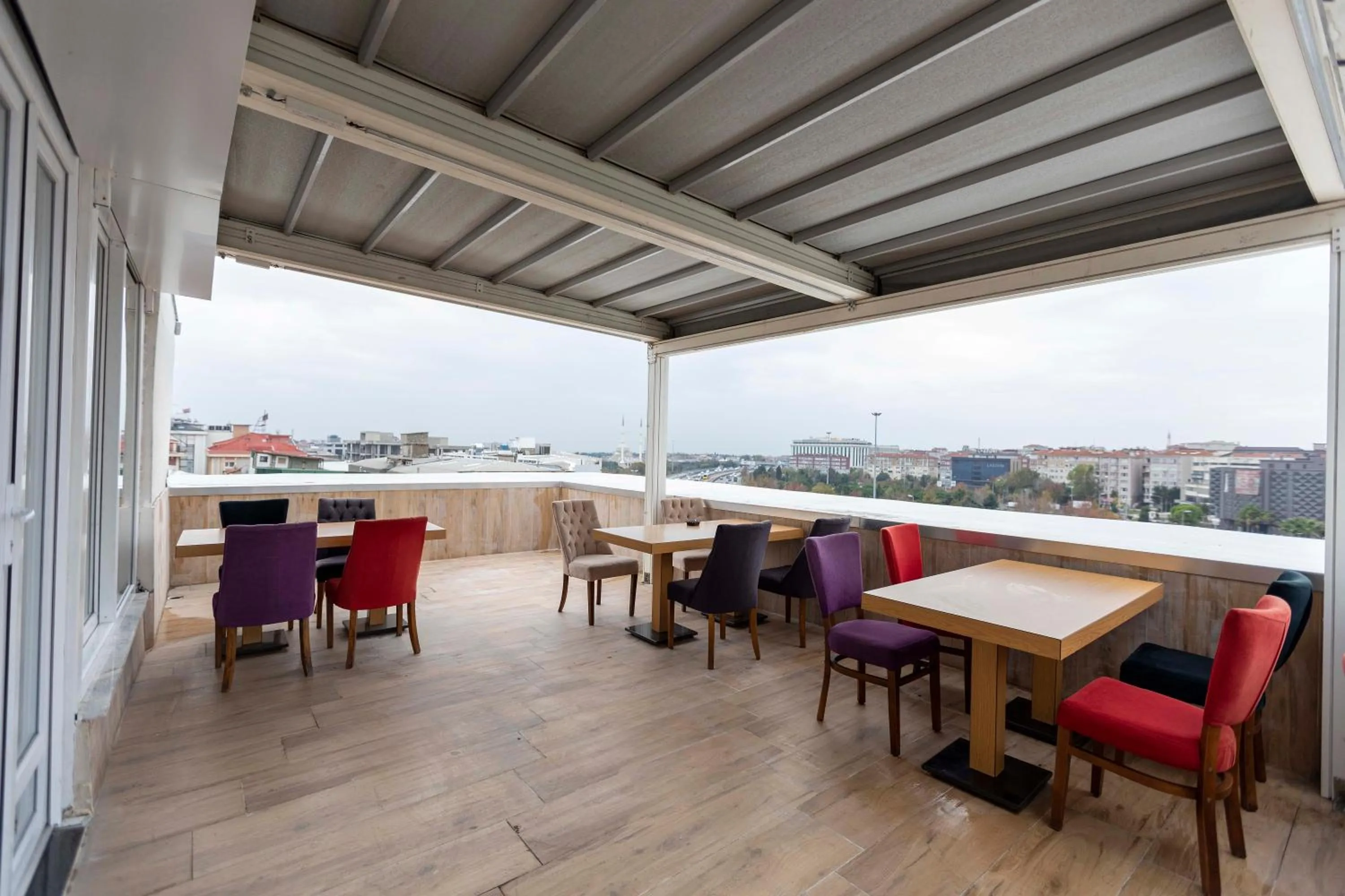Balcony/Terrace in World Point Hotel Besyol