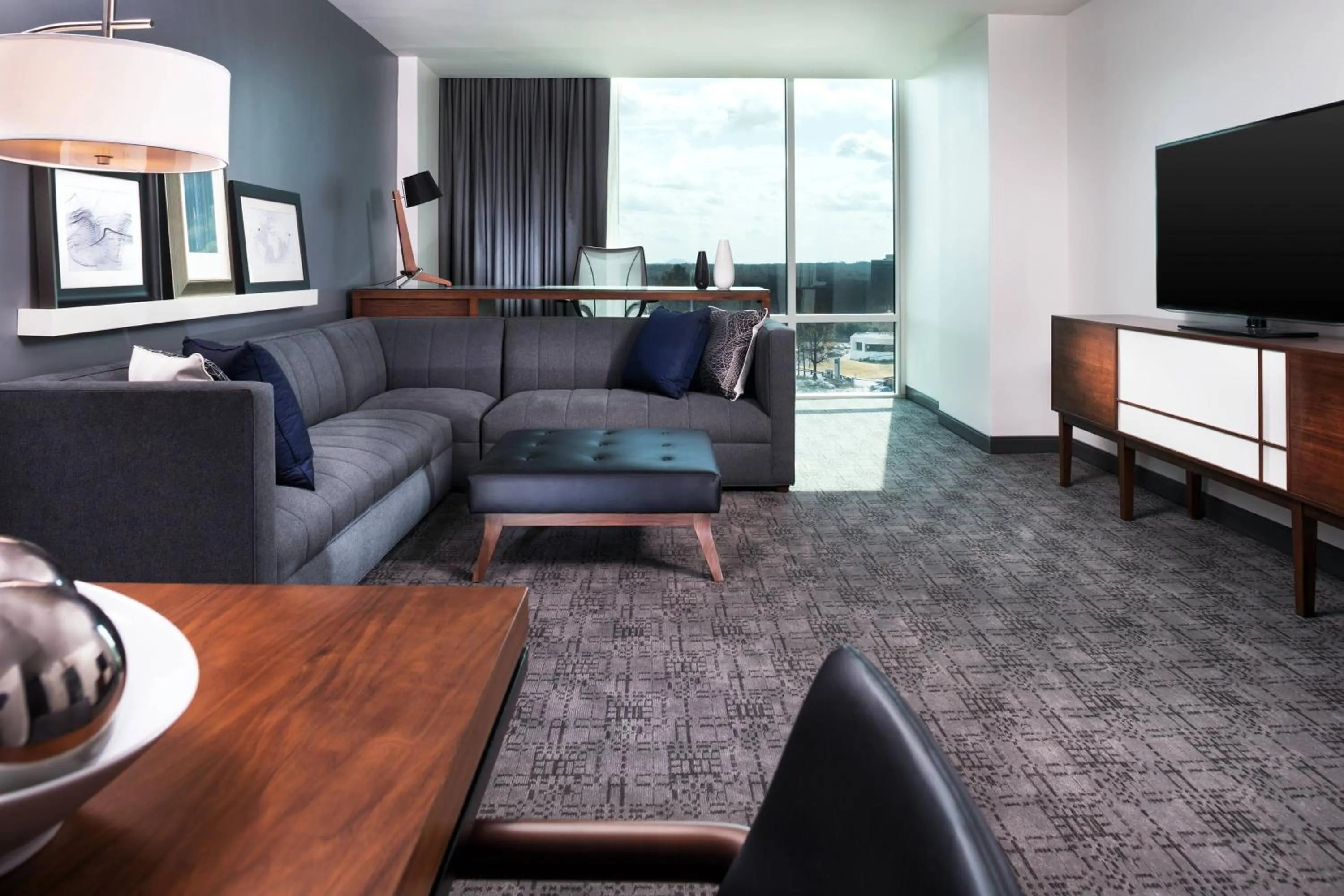 Photo of the whole room in Le Meridien Atlanta Perimeter