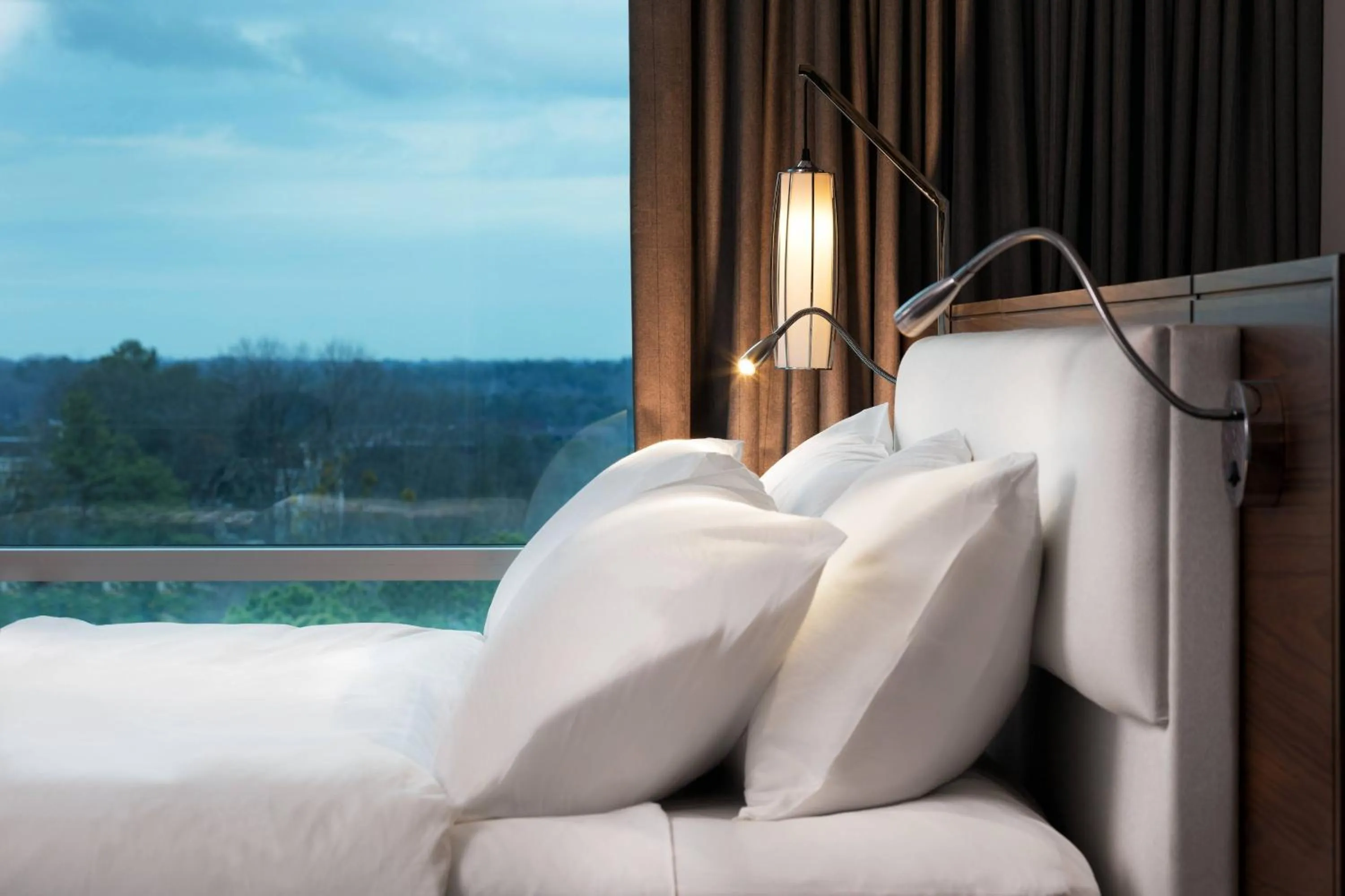 Photo of the whole room, Bed in Le Meridien Atlanta Perimeter