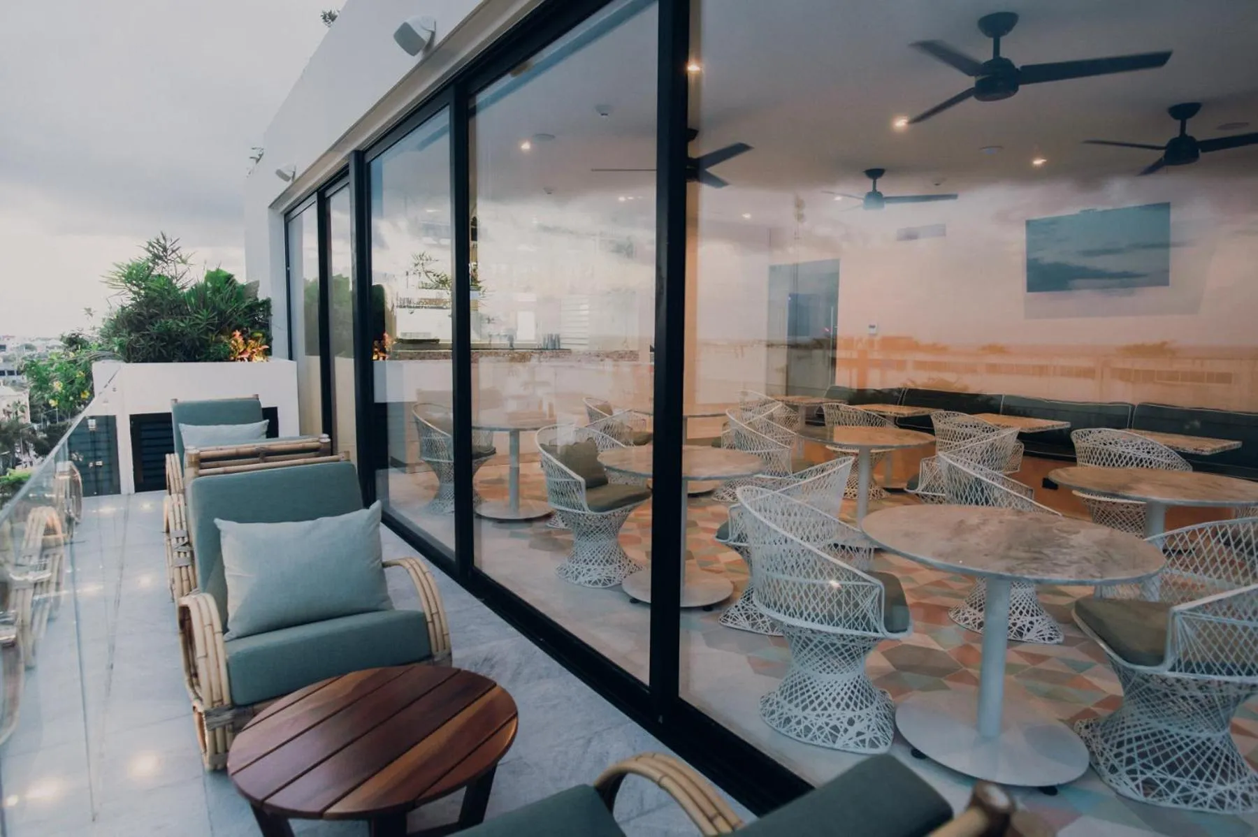 Restaurant/places to eat in CALIXTA Hotel