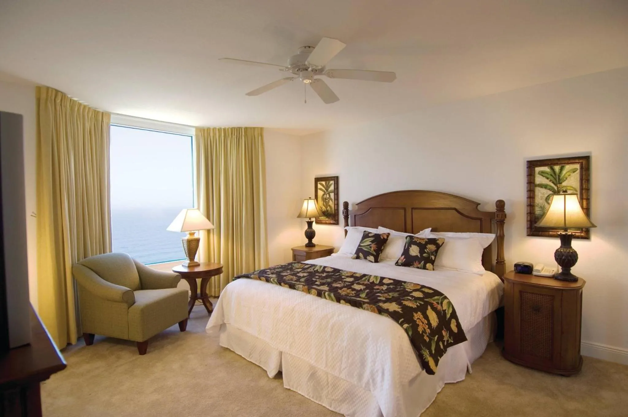 Bed in Club Wyndham Panama City Beach