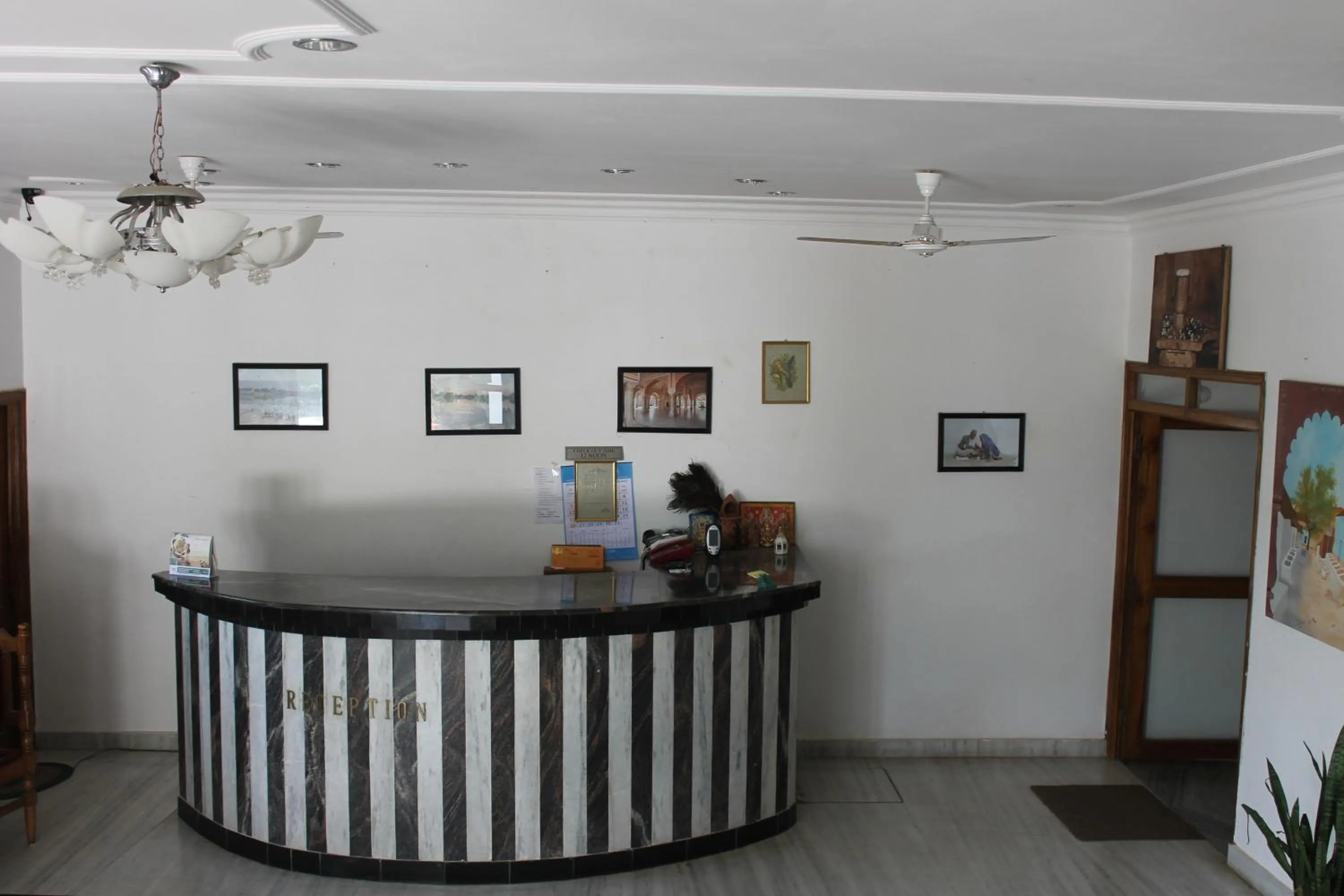 Lobby or reception in Hotel isabel Palace
