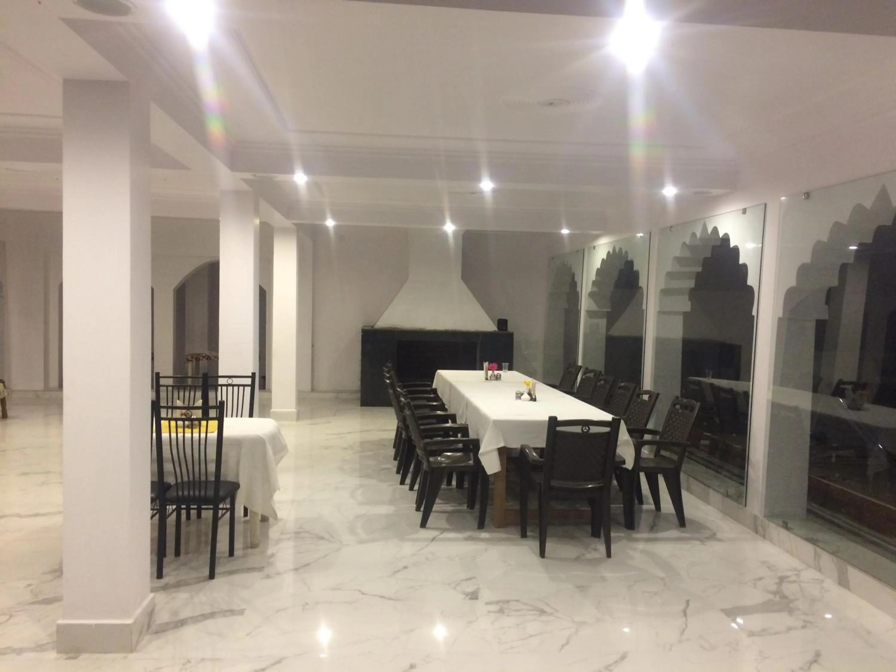 Activities in Hotel isabel Palace