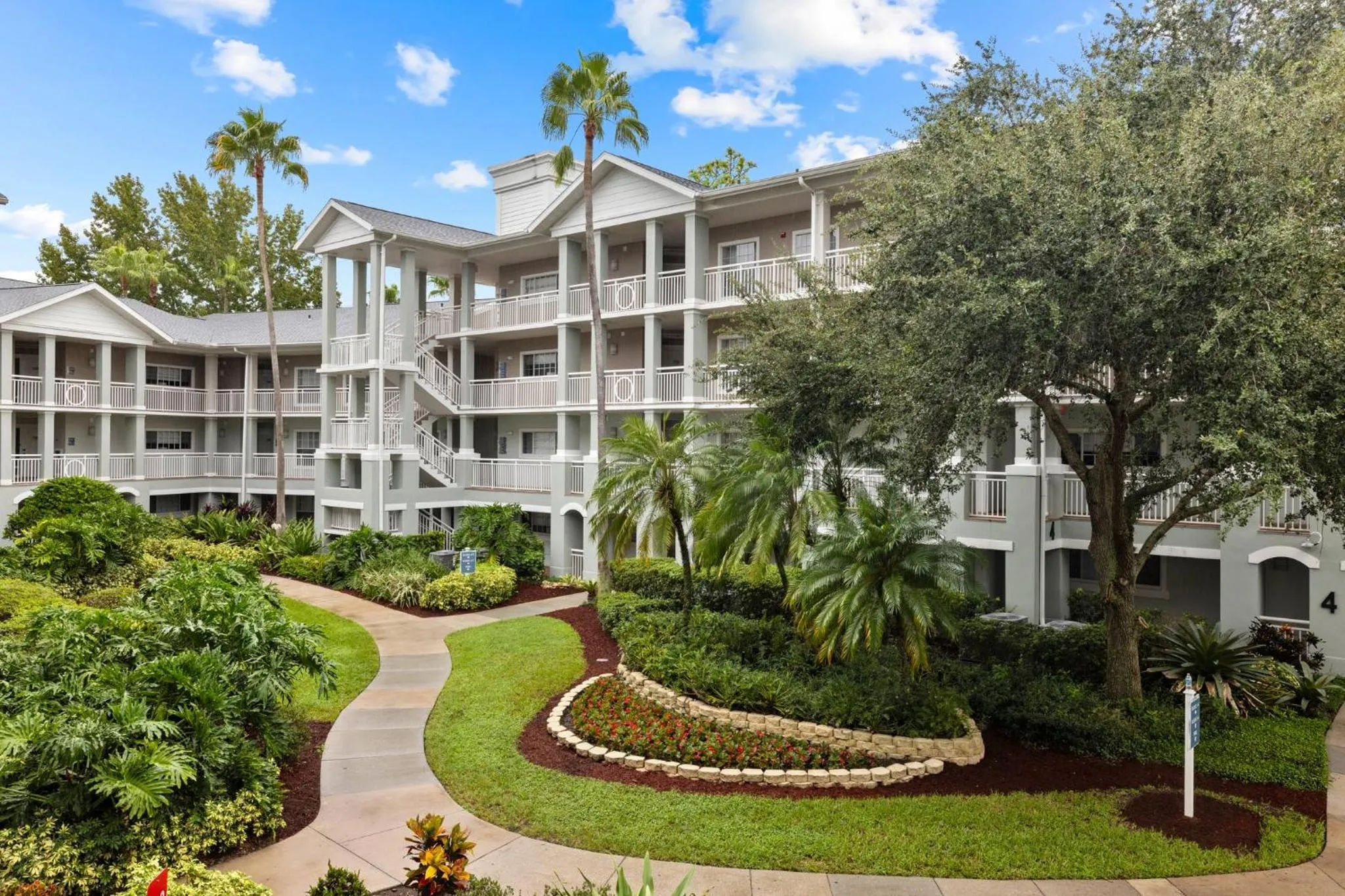 Property building in Club Wyndham Cypress Palms