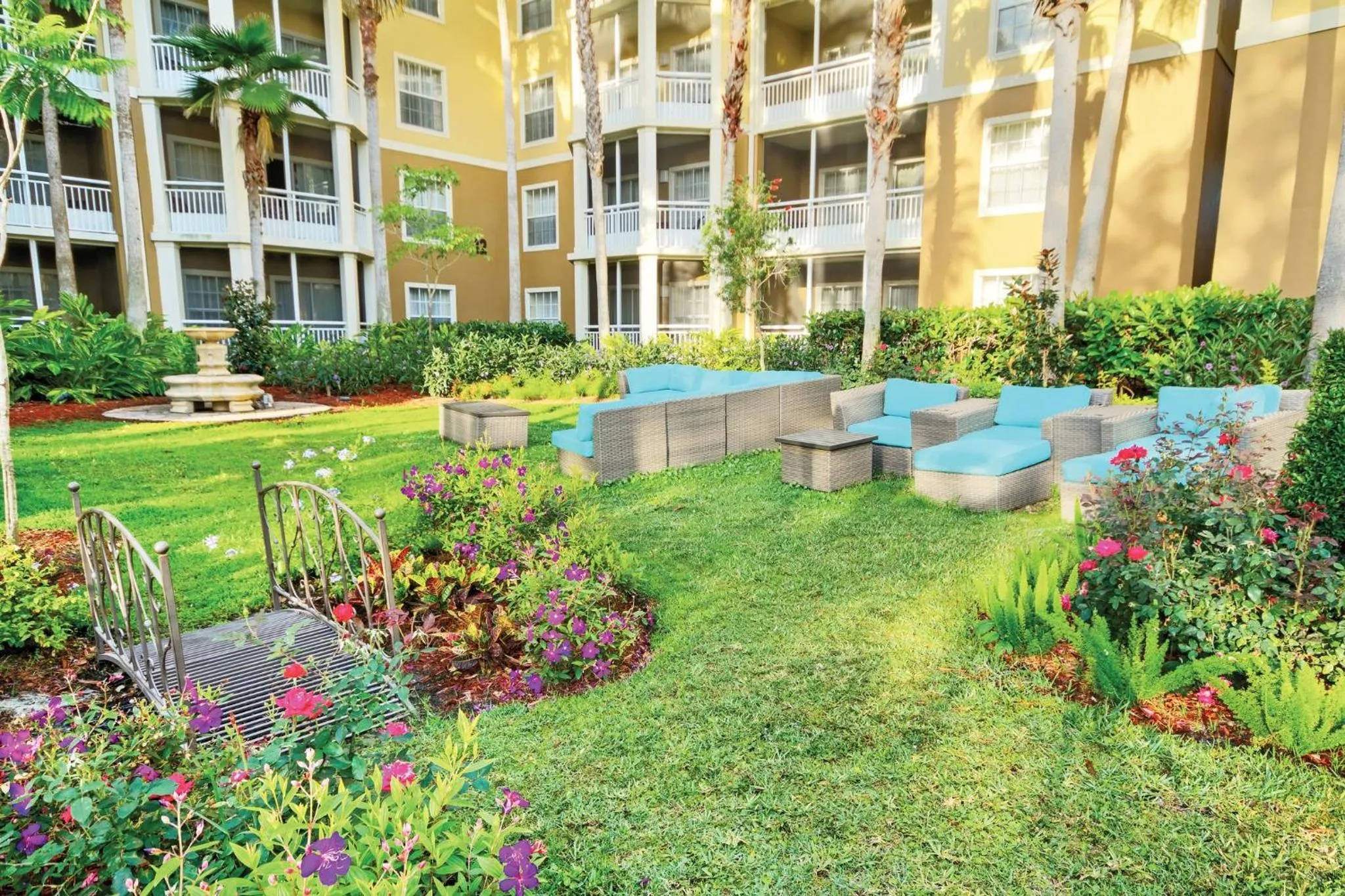 Property building in Club Wyndham Cypress Palms