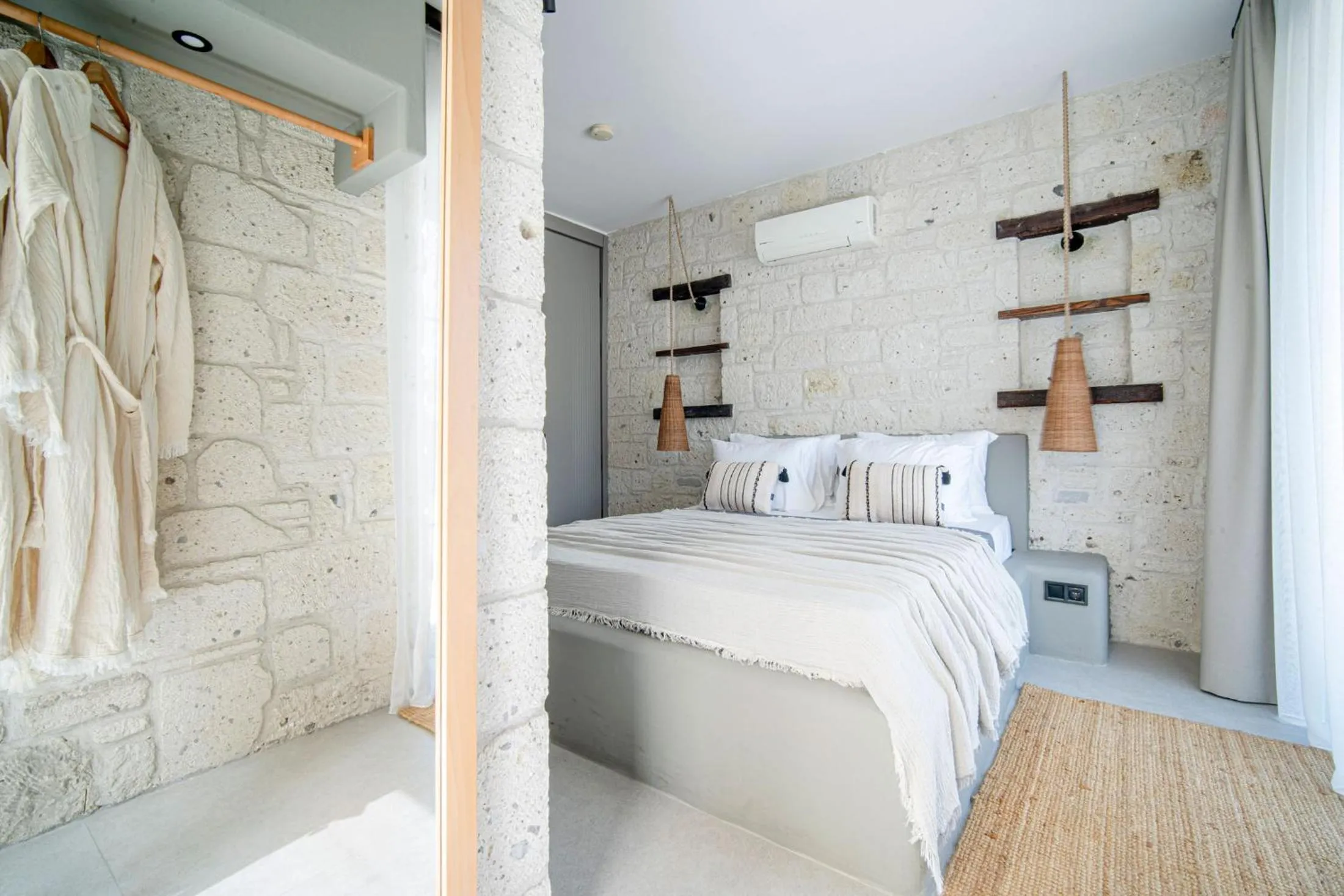 Bed in Derin Alacati