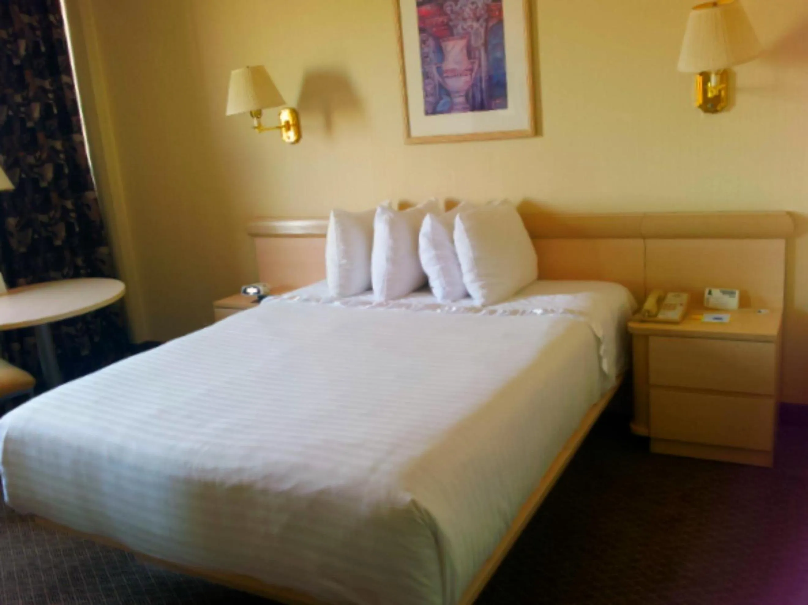 Bed in Meadowlands View Hotel