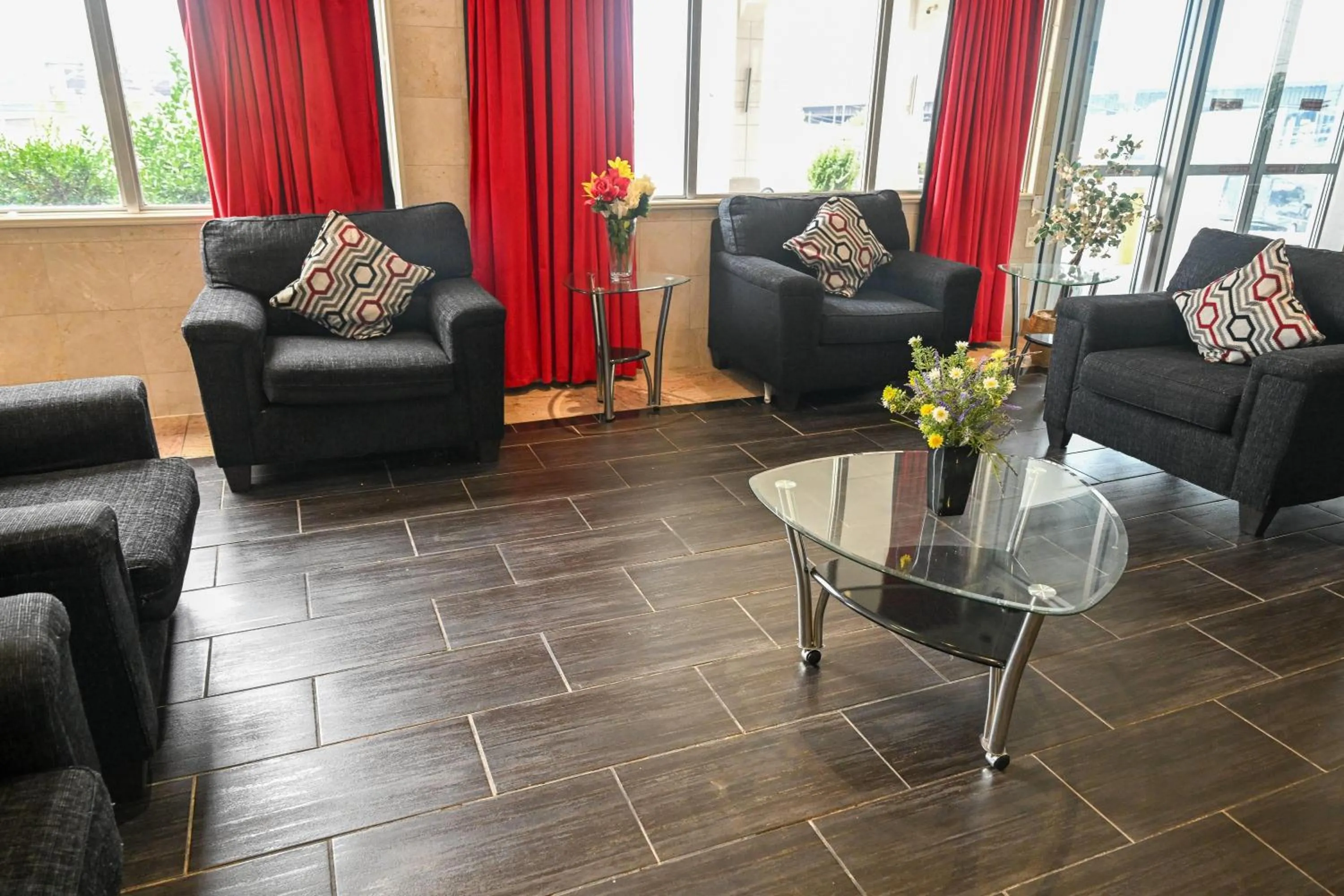 Lobby or reception in Ramada by Wyndham North Bergen