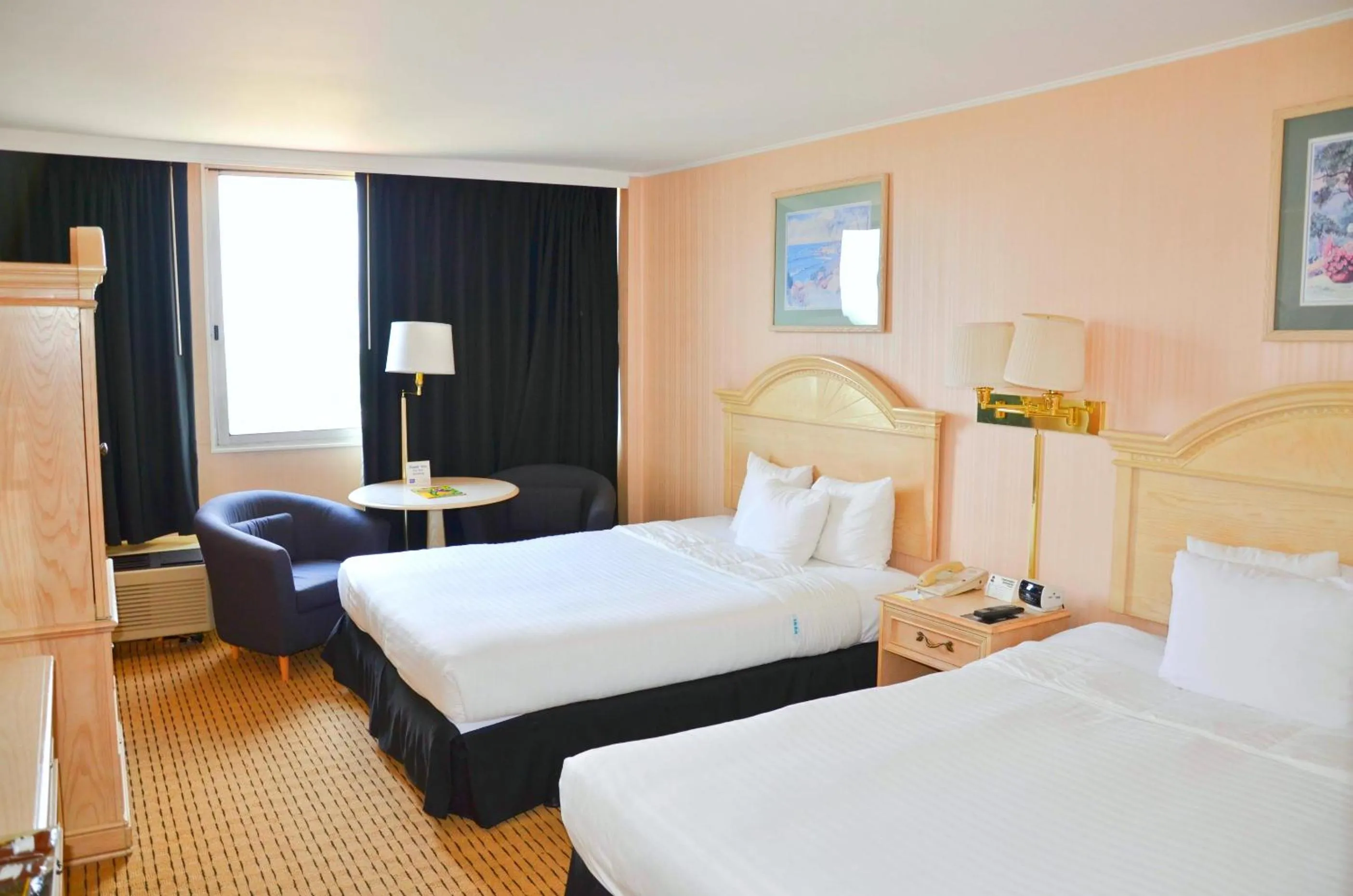 Photo of the whole room, Bed in Meadowlands View Hotel