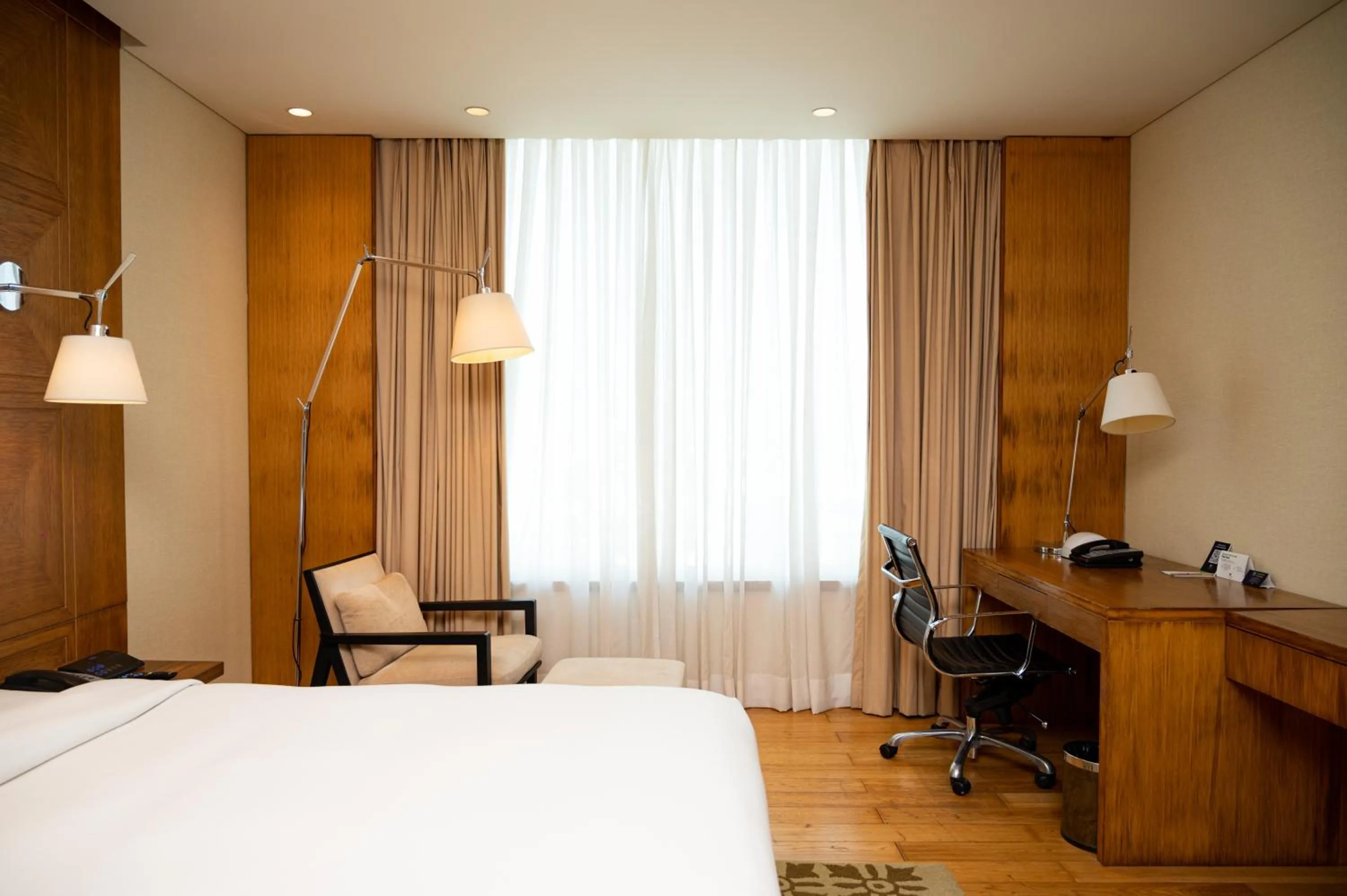 Bedroom, Bed in DoubleTree by Hilton-Pune Chinchwad