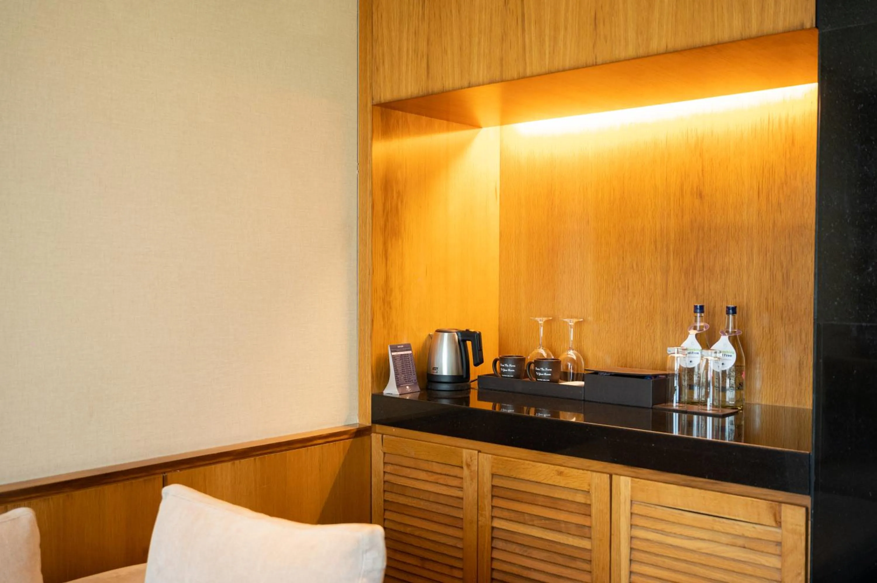 Coffee/tea facilities in DoubleTree by Hilton-Pune Chinchwad