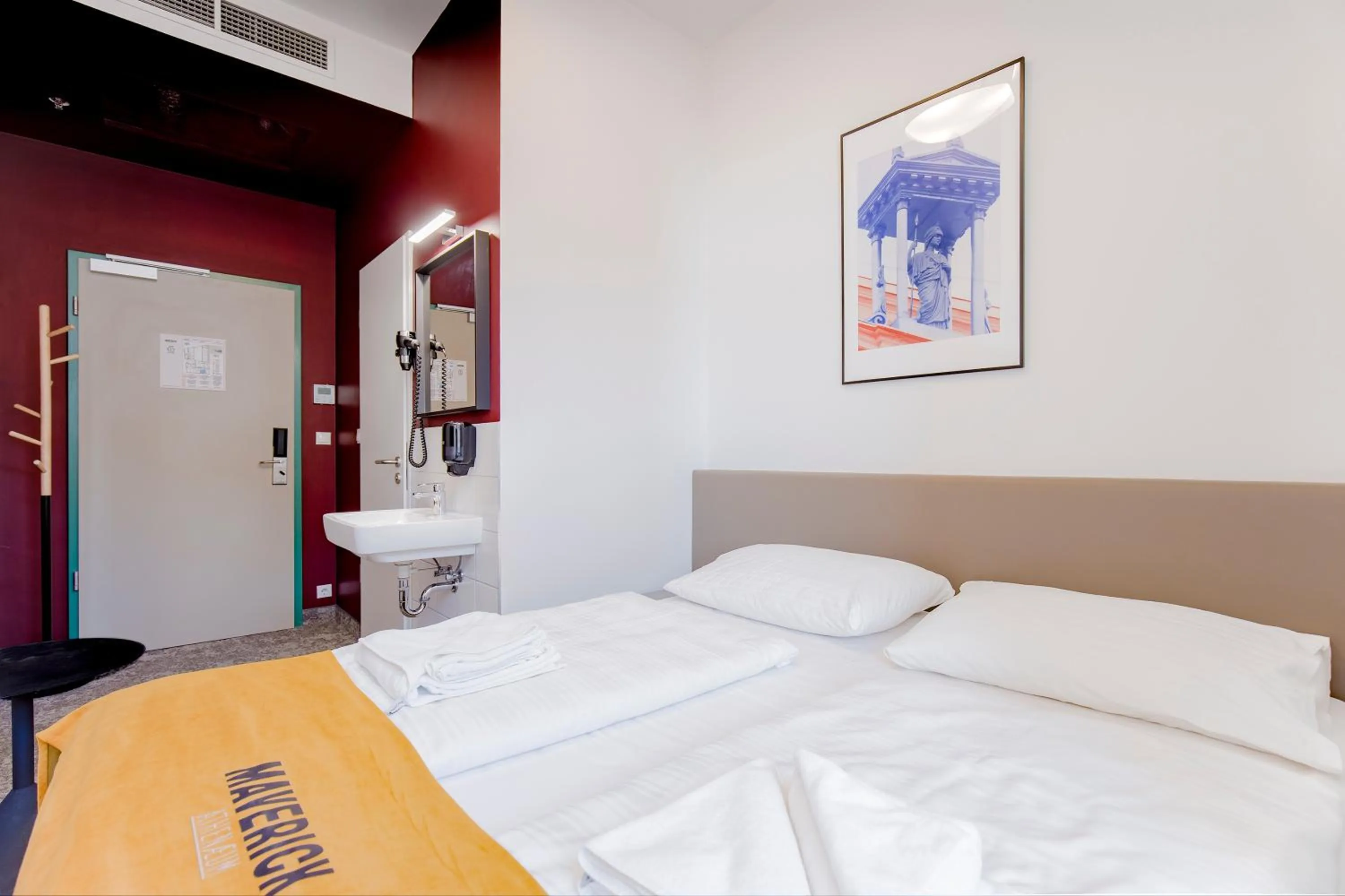 Bedroom, Bed in Maverick Athenaeum