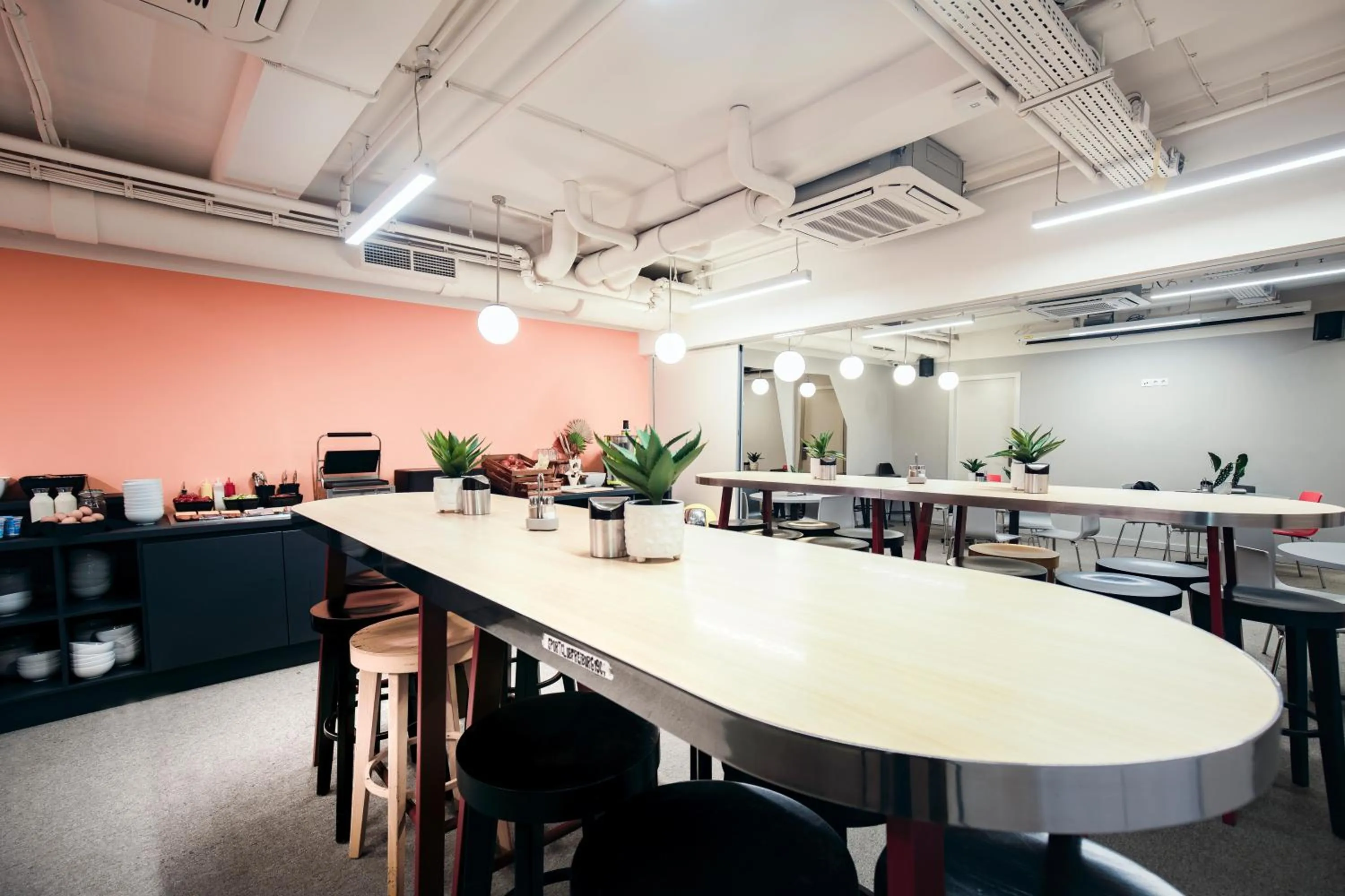 Restaurant/places to eat in Maverick Athenaeum