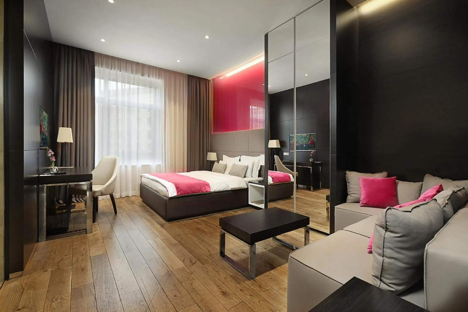 Living room, Bed in Maccani Black Luxury Suites