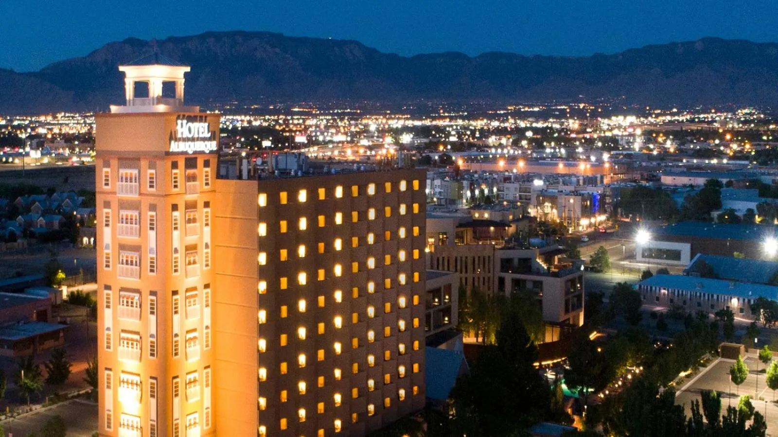 Property building in Hotel Albuquerque At Old Town