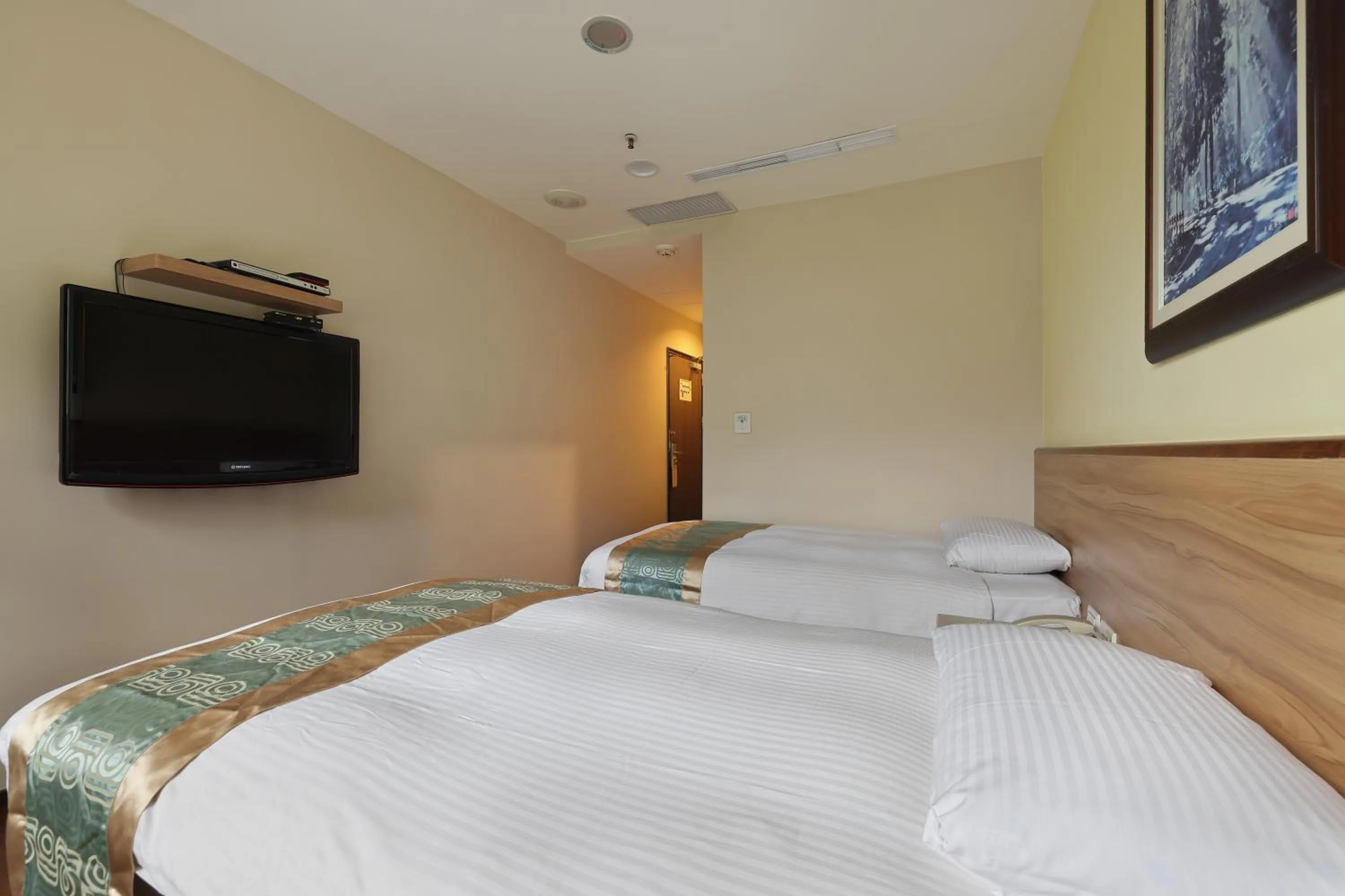 Photo of the whole room, Bed in Shante Hotel Shitou