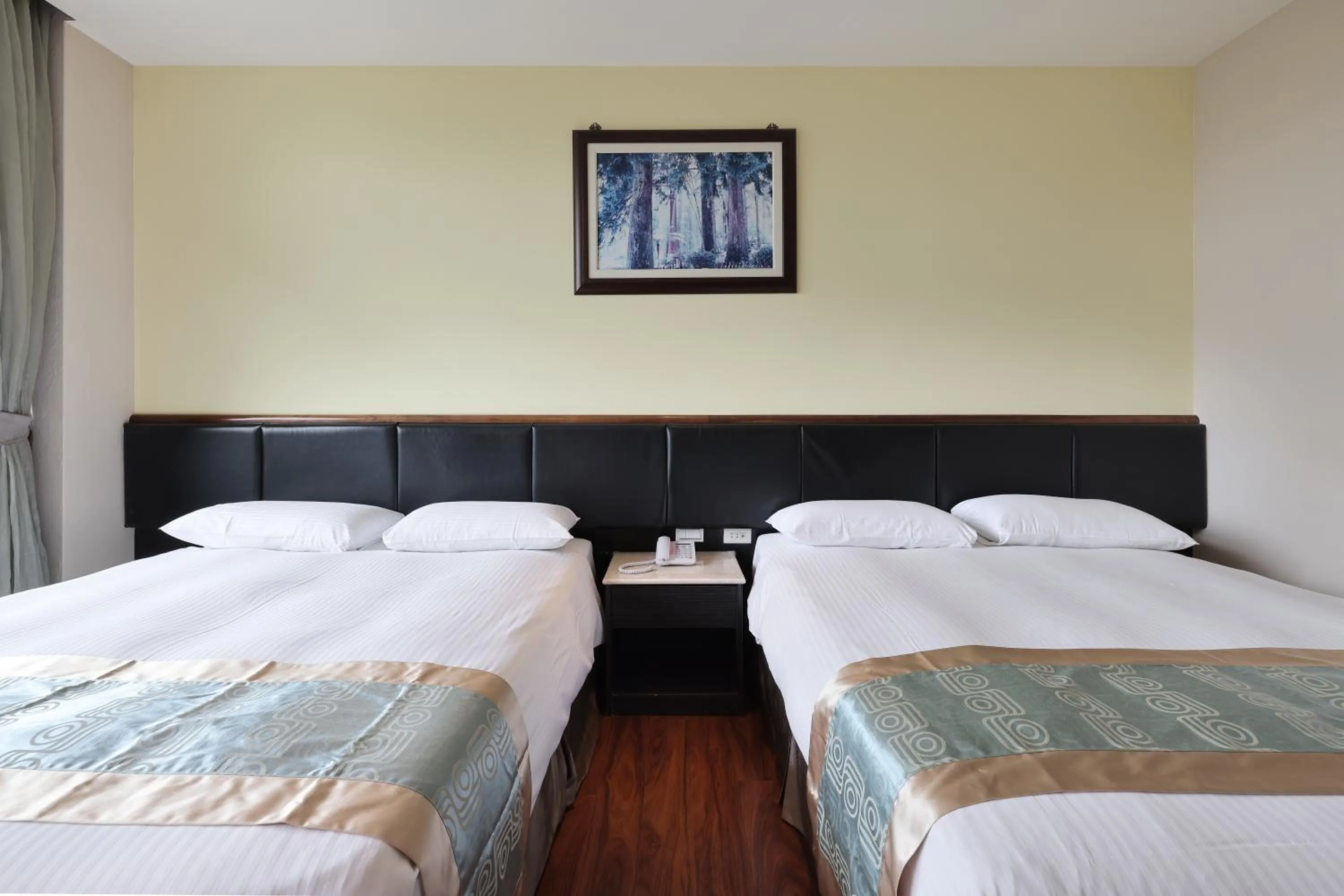 Photo of the whole room, Bed in Shante Hotel Shitou