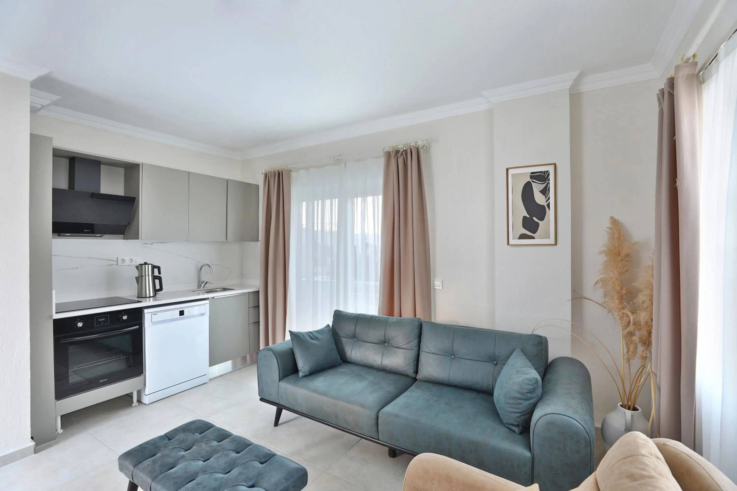 Kitchen or kitchenette in Lavinya Otel