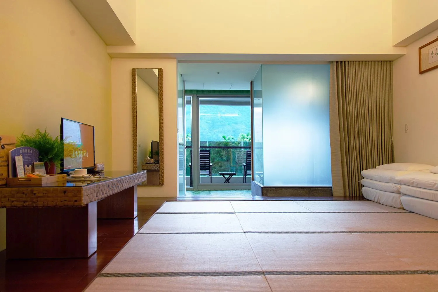 Bed in Luminous Hot Spring Resort & SPA