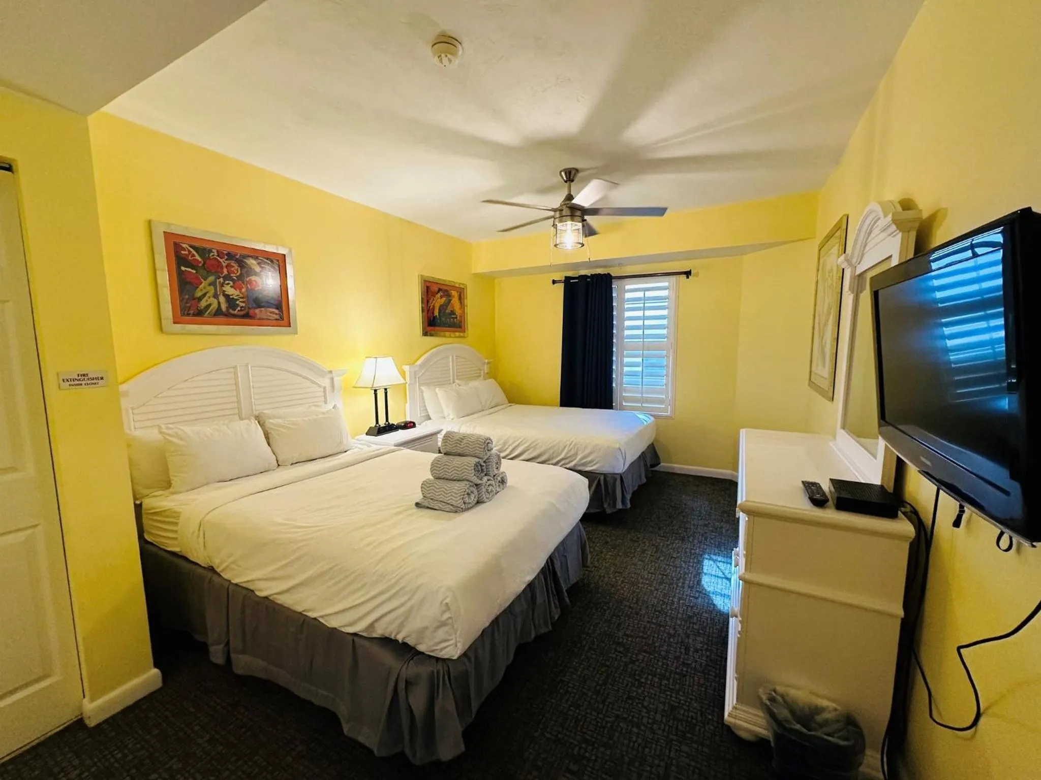 Photo of the whole room, Bed in Ocean Walk Resort