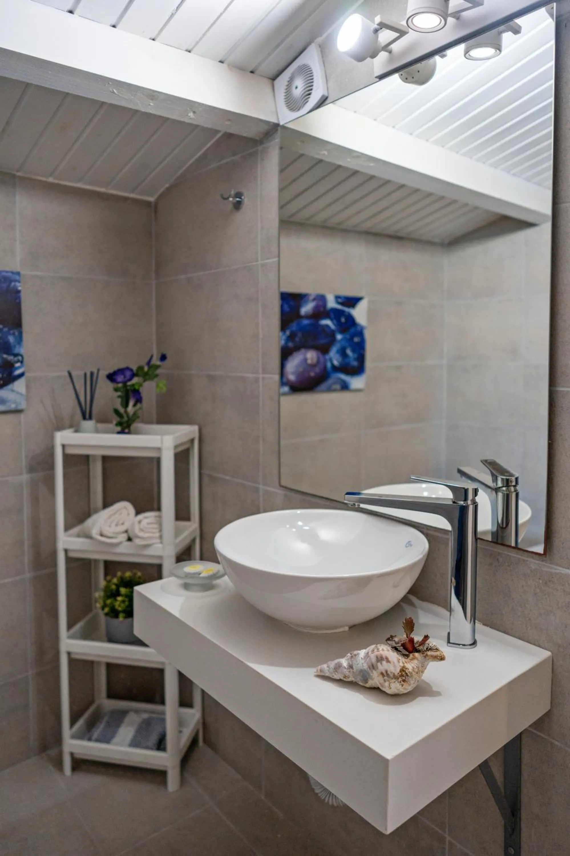 Bathroom in Castello Apartments