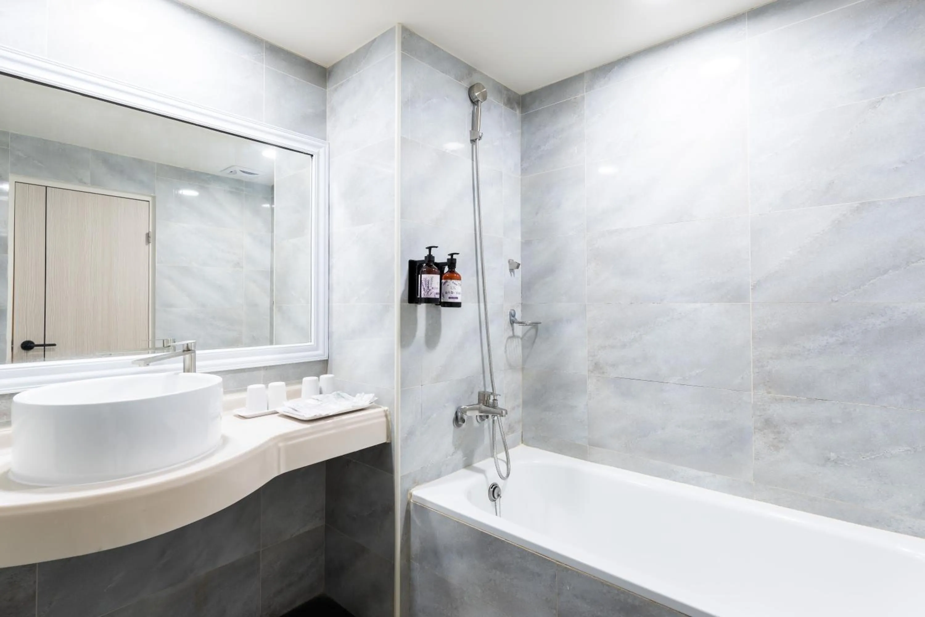 Shower in Etung Hotel