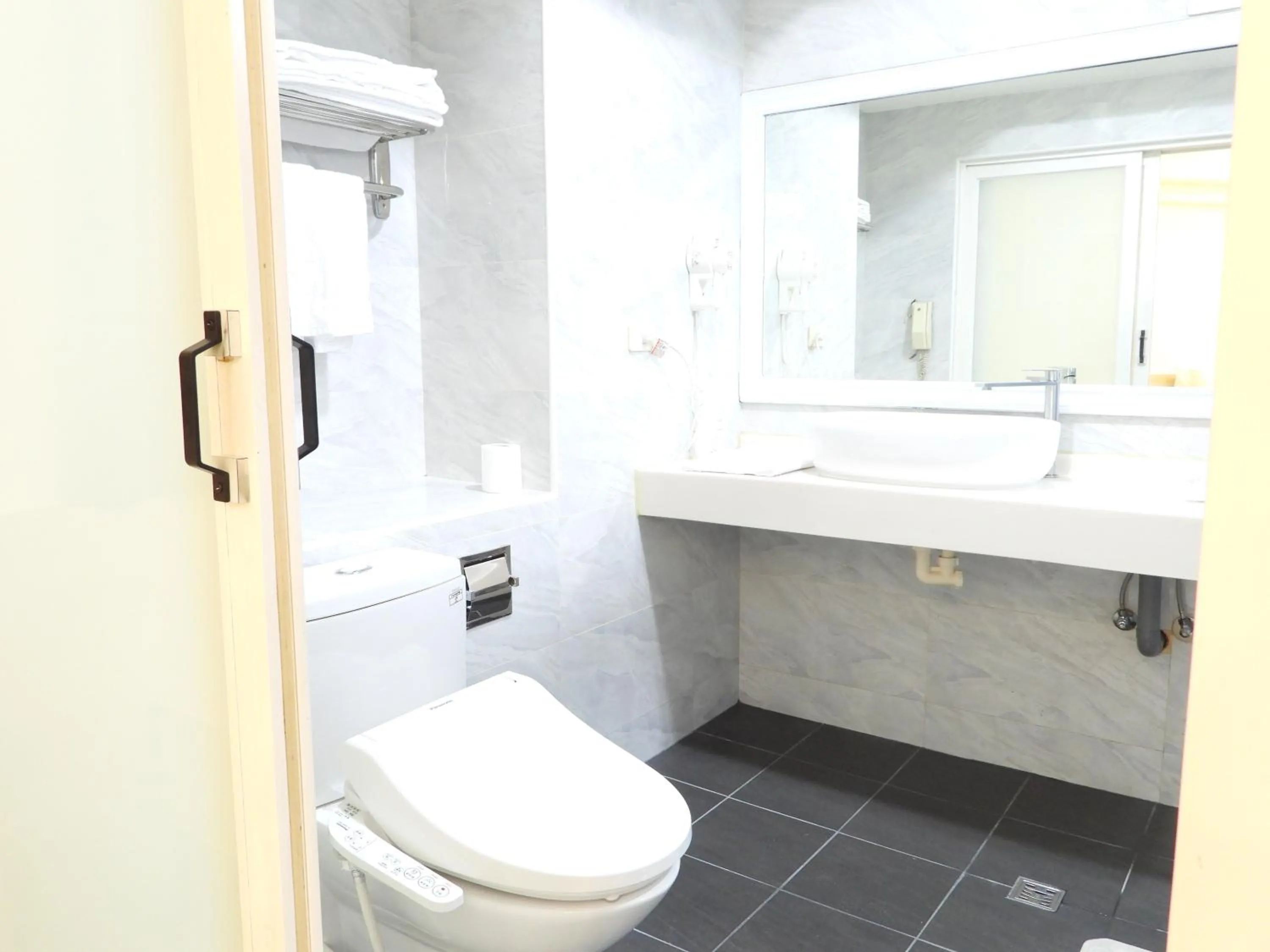 Shower in Etung Hotel