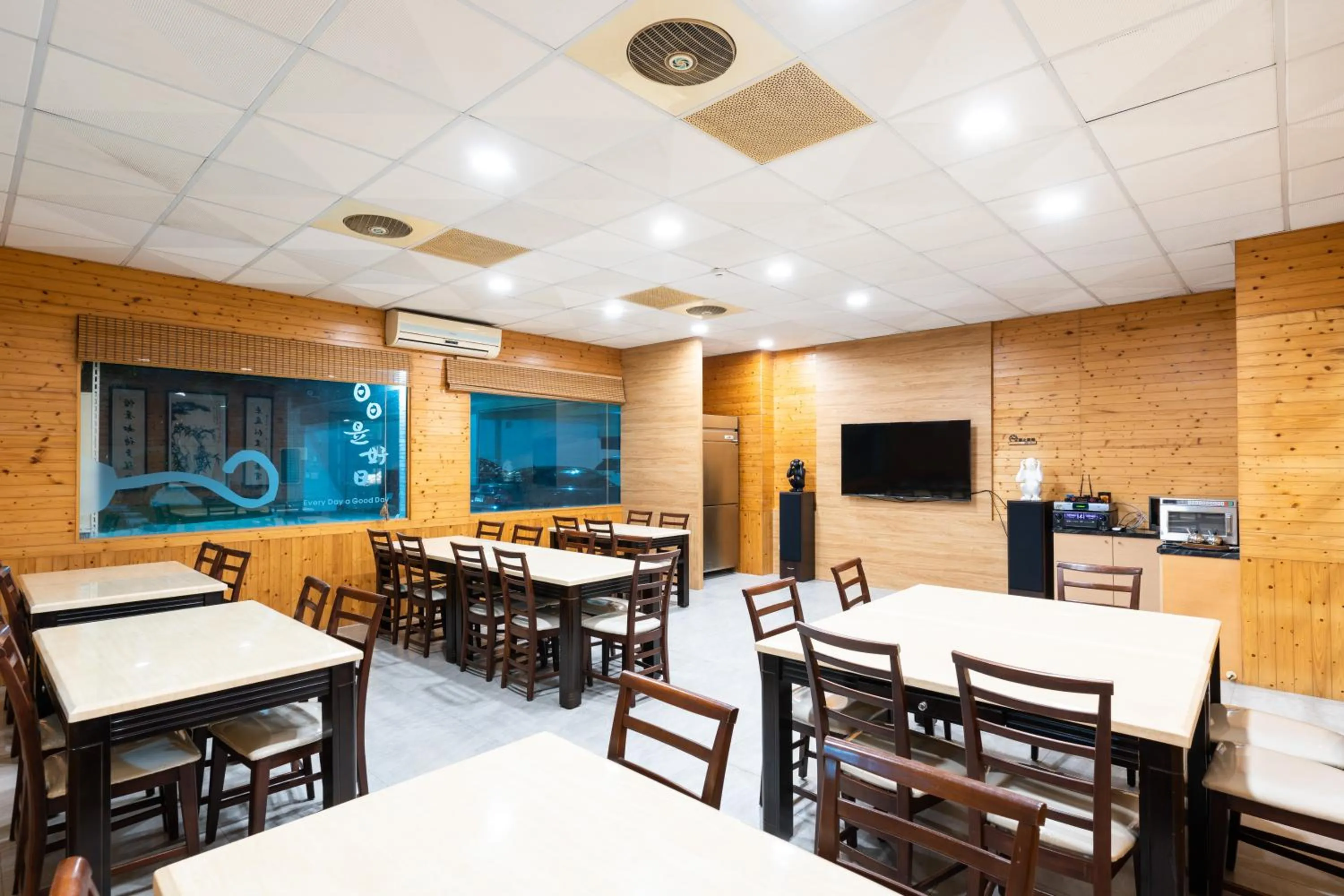 Game Room in Etung Hotel