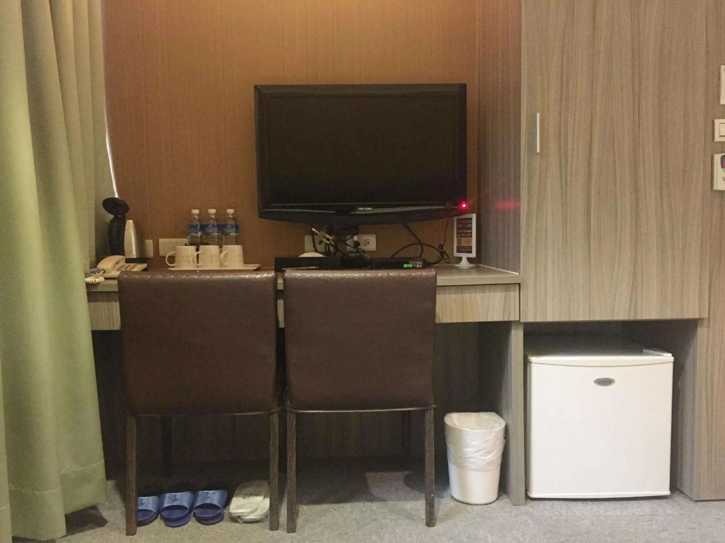 Seating area in Royal Hotel