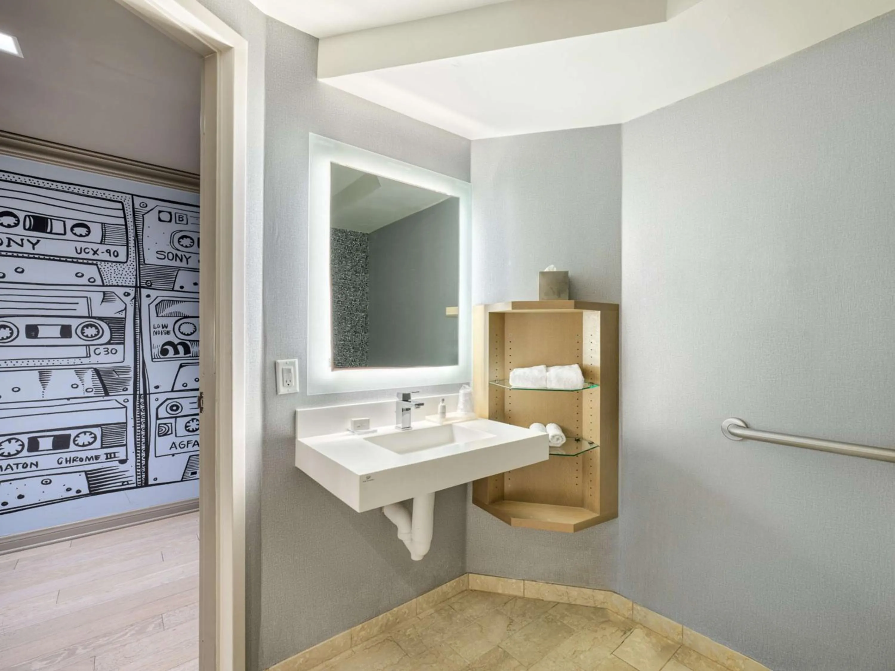 Bathroom in The Royal Sonesta Minneapolis Downtown