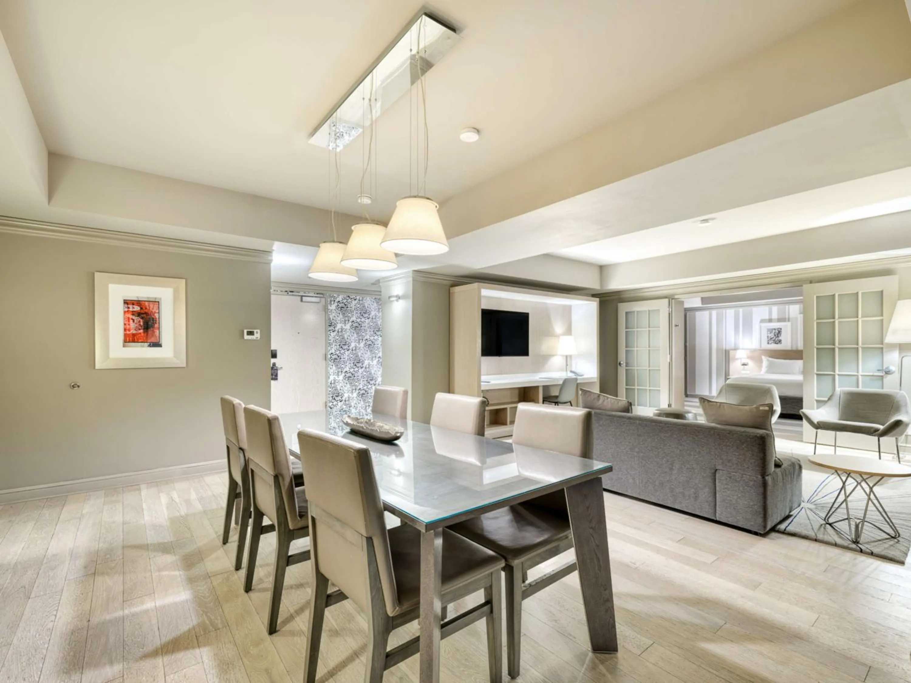 Photo of the whole room in The Royal Sonesta Minneapolis Downtown