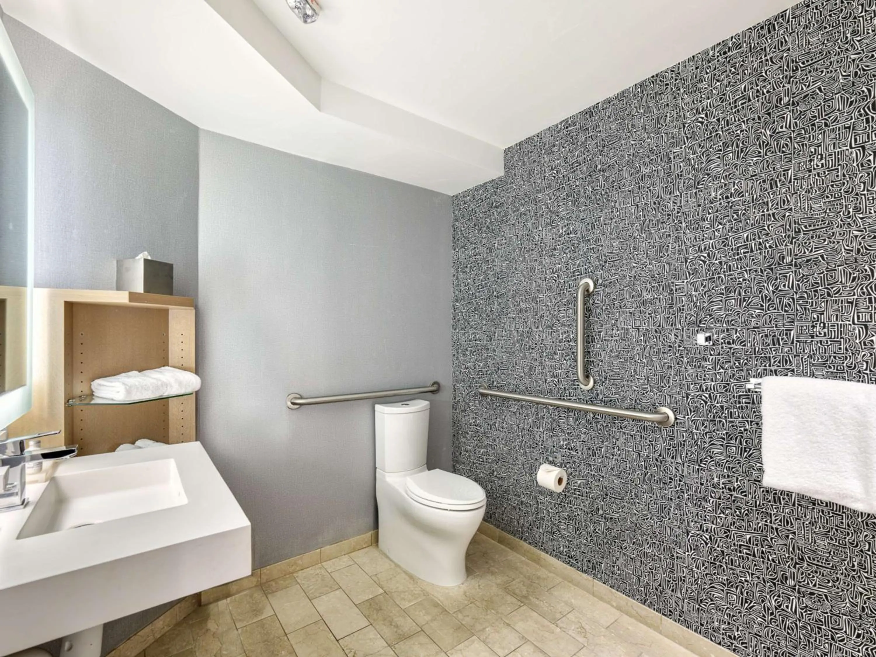 Bathroom in The Royal Sonesta Minneapolis Downtown